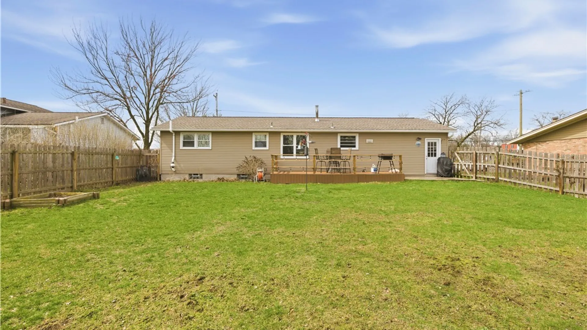 Property at 105 Clark Lane, Camillus, NY 13031 22