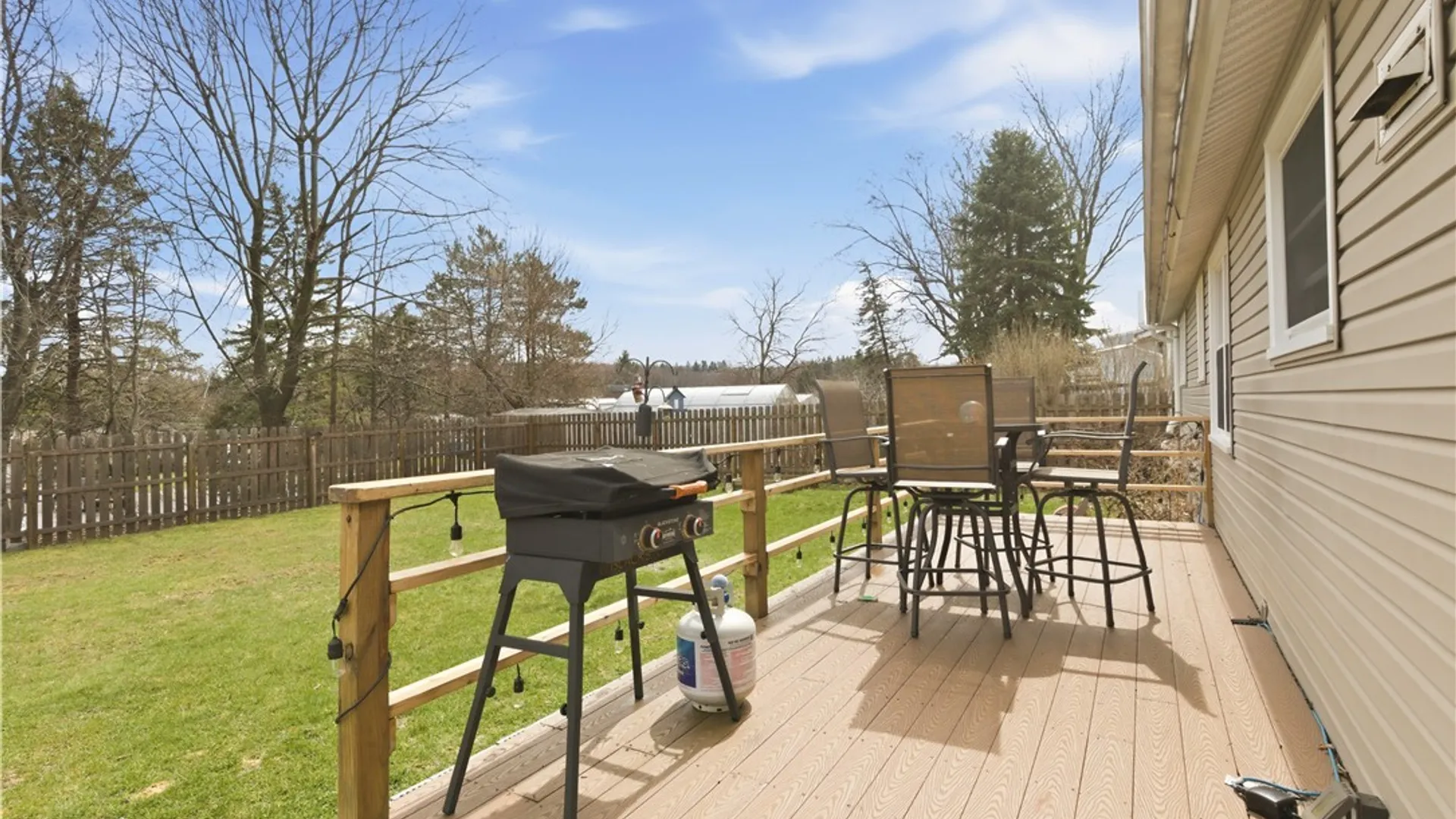 Property at 105 Clark Lane, Camillus, NY 13031 23