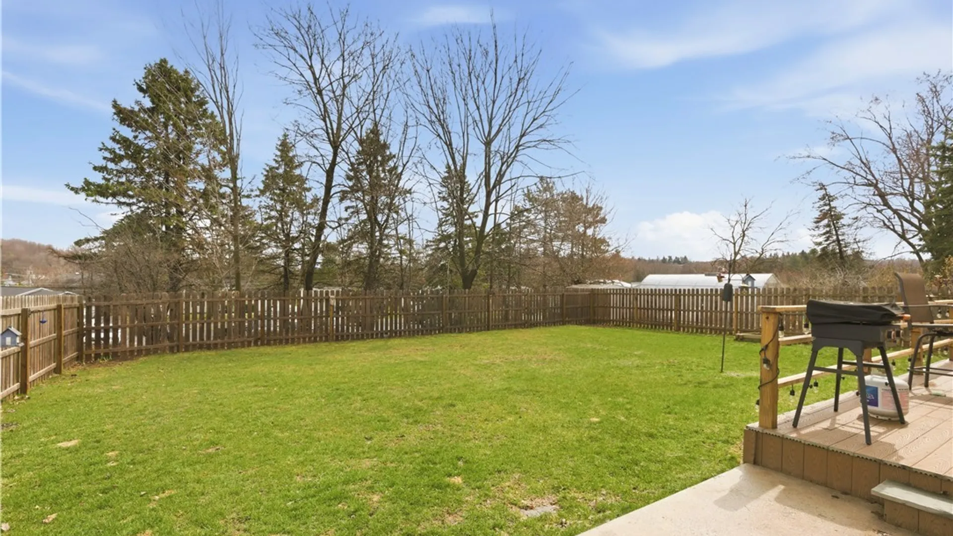 Property at 105 Clark Lane, Camillus, NY 13031 24