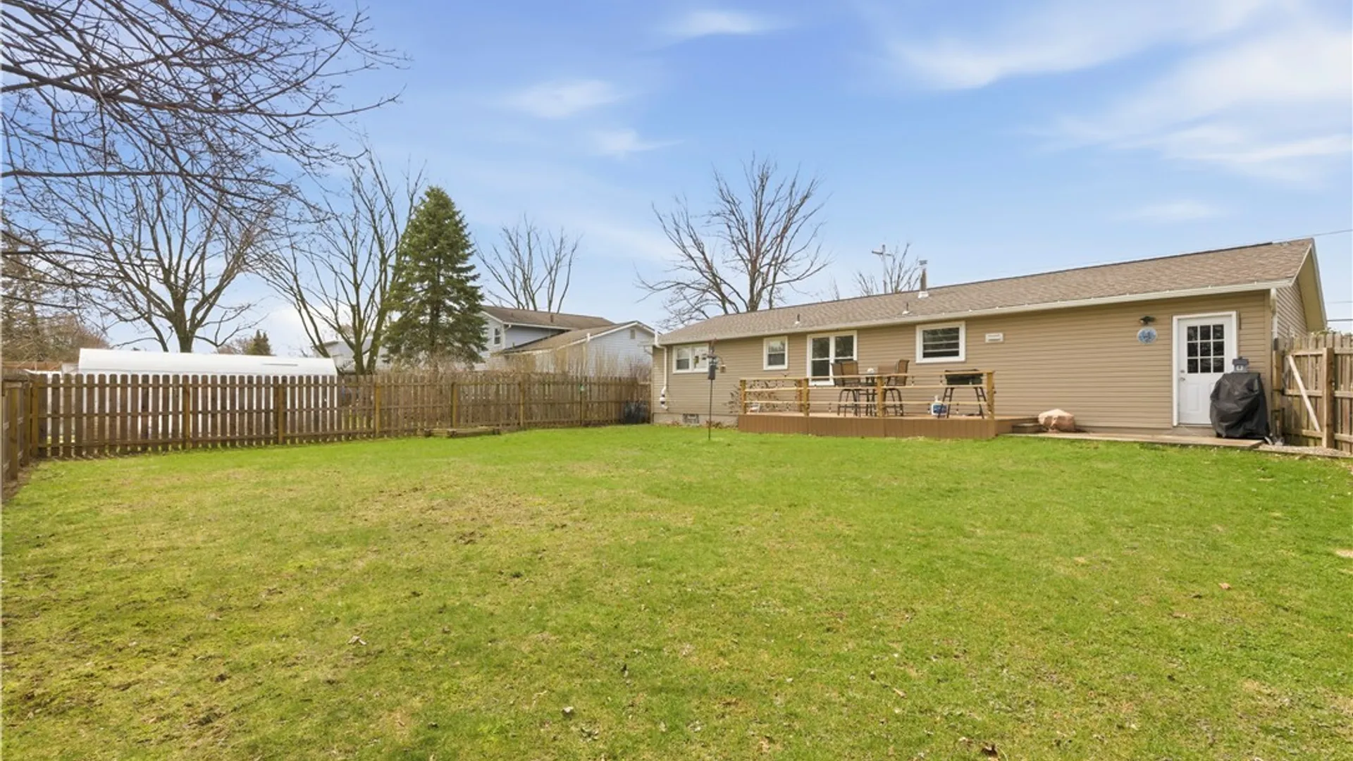 Property at 105 Clark Lane, Camillus, NY 13031 25