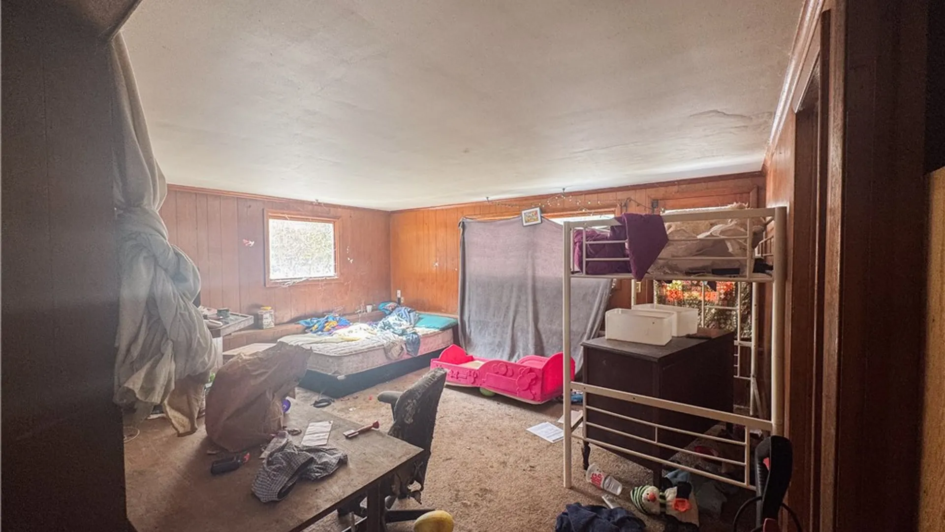 Property at 141 Ledgerock Lane, Brighton, NY 14618 20