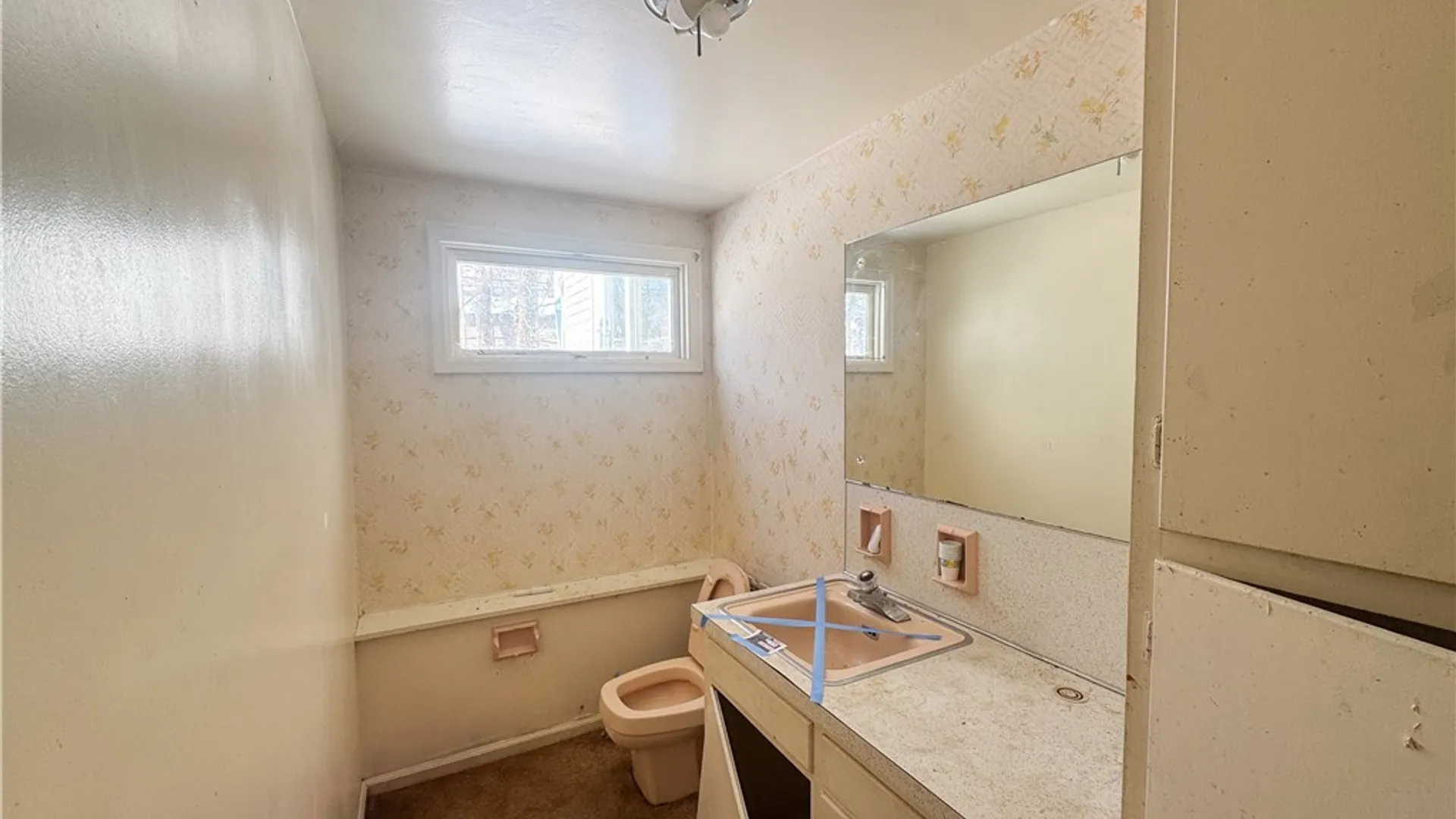 Property at 141 Ledgerock Lane, Brighton, NY 14618 21