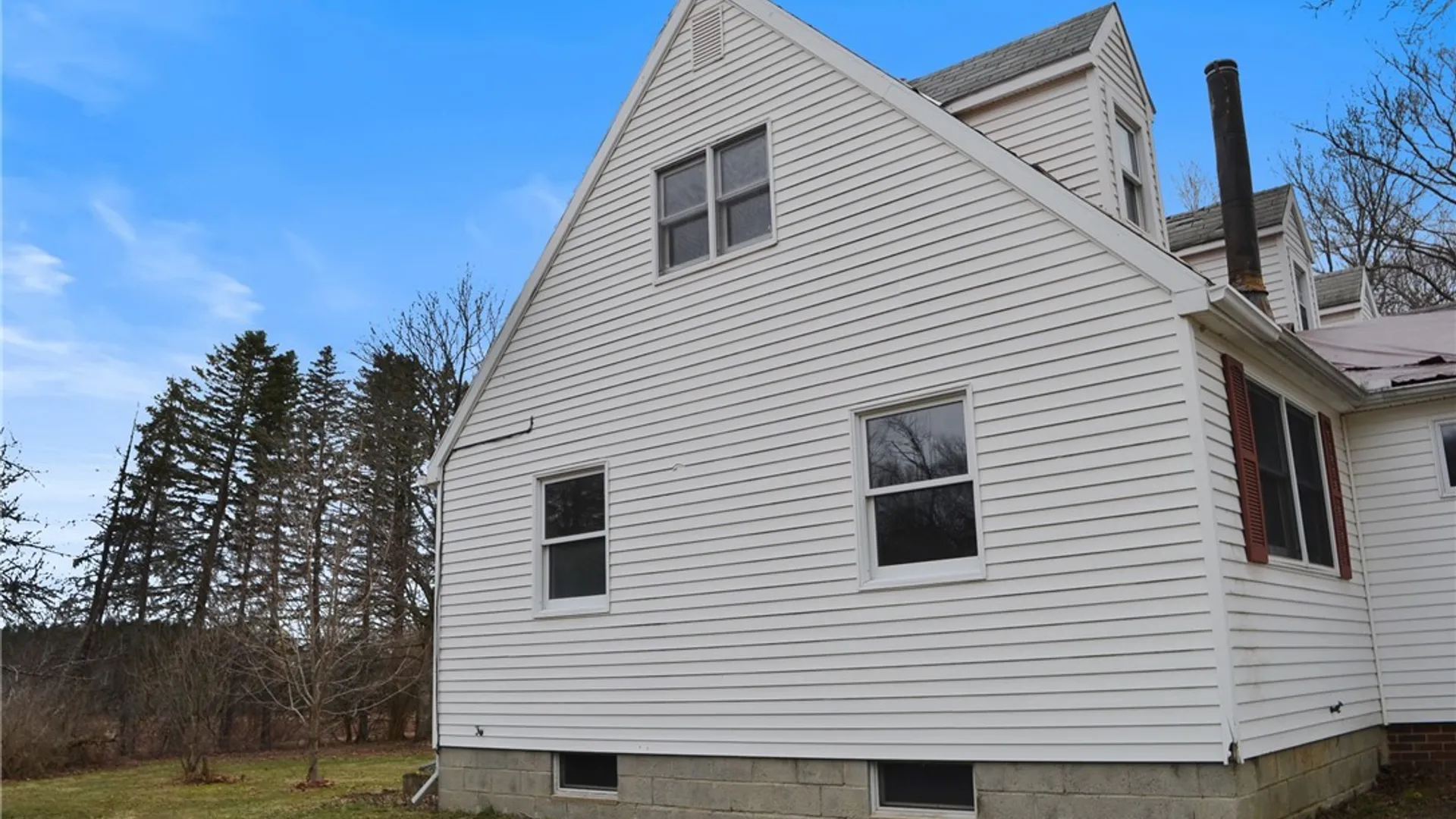 Property at 8764 West Avenue, Eden, NY 14057 2