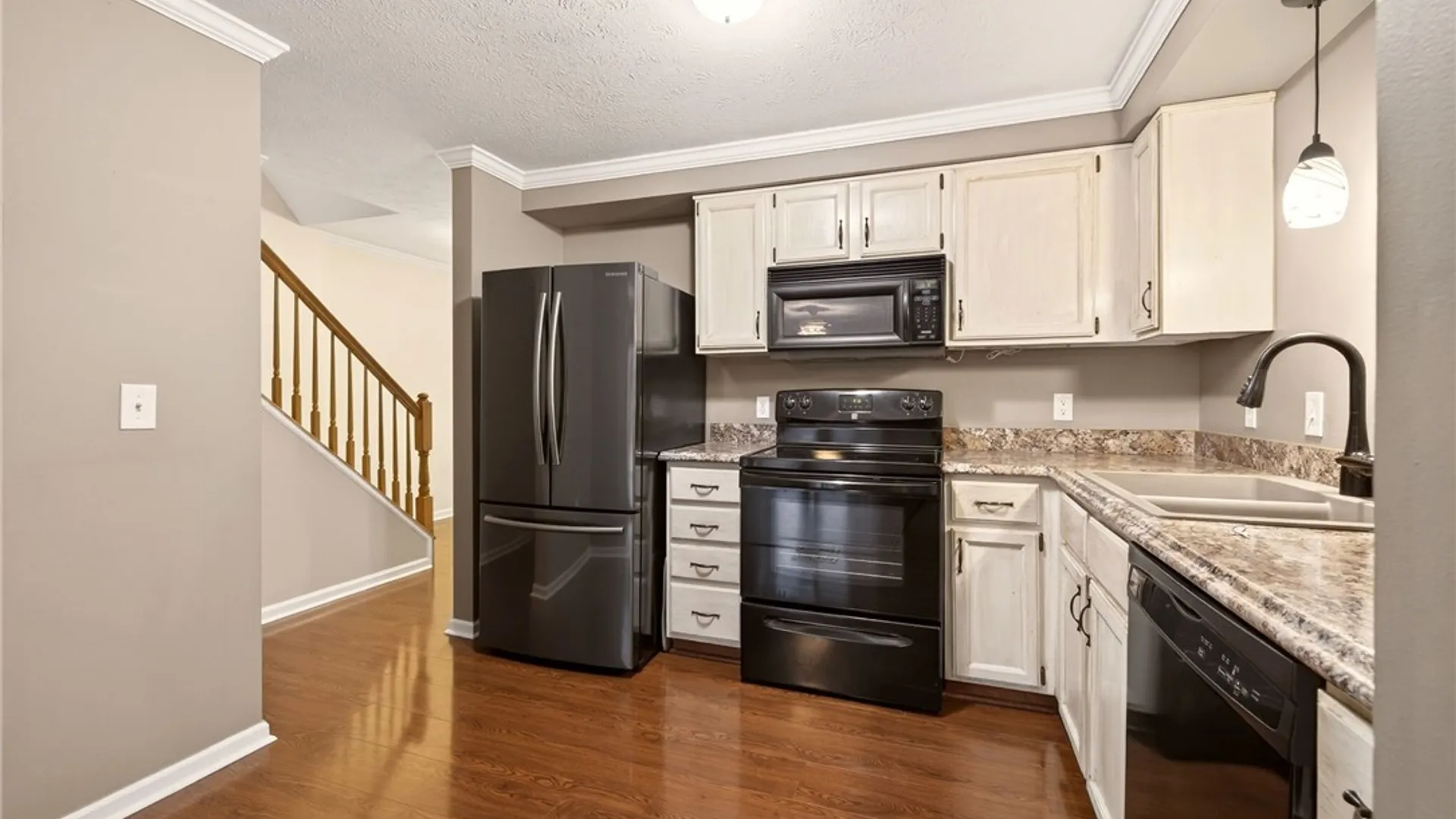 Property at 175 Courtshire Lane, Penfield, NY 14526 3