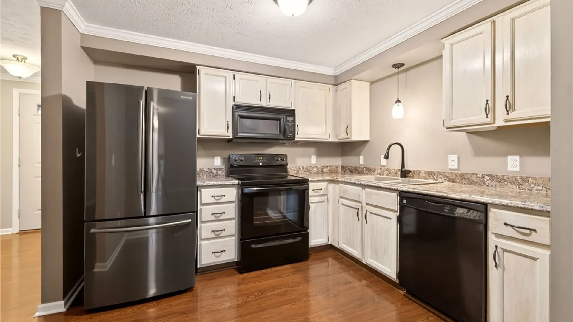 Property at 175 Courtshire Lane, Penfield, NY 14526 4