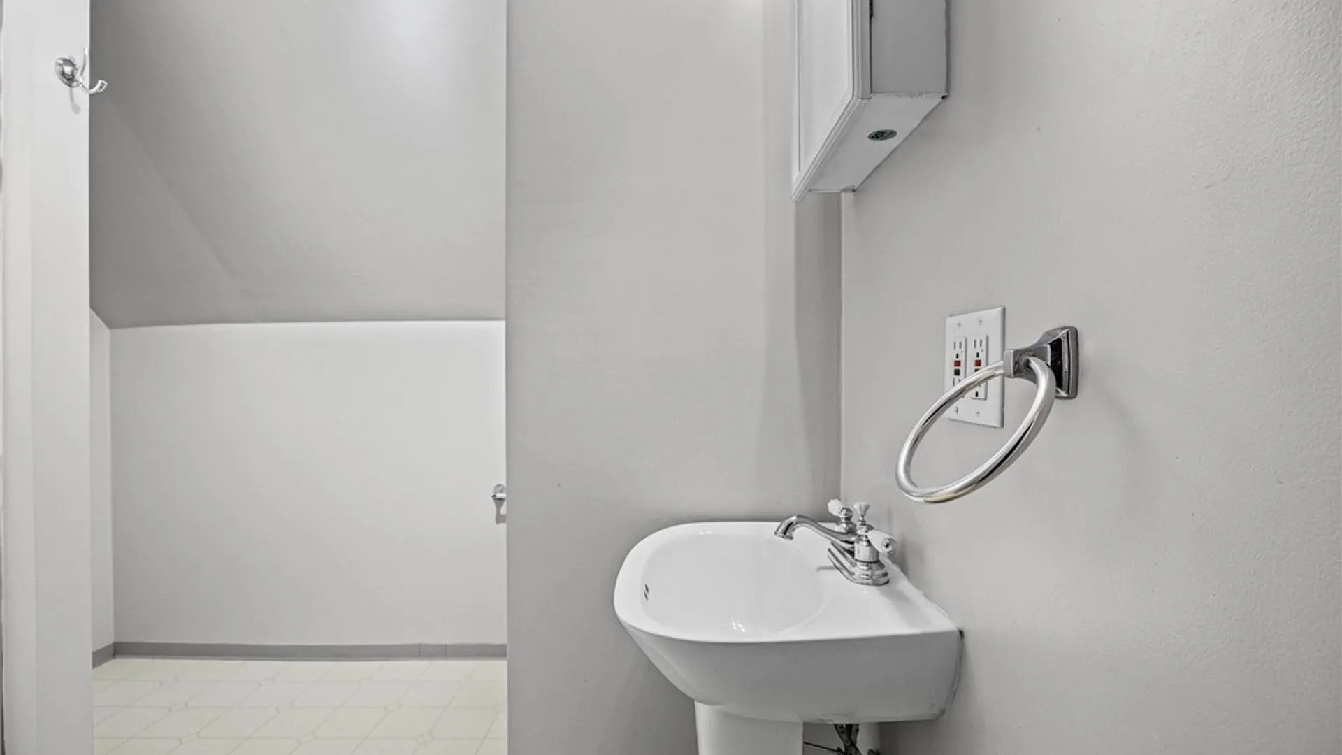 Property at 164 Laburnam Crescent, Rochester, NY 14620 17