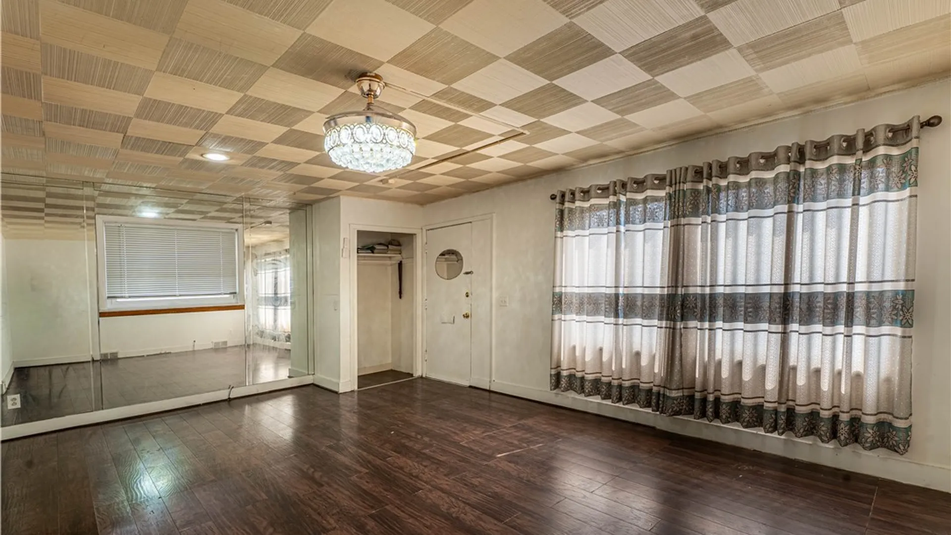 Property at 1960 Genesee Street, Buffalo, NY 14211 4