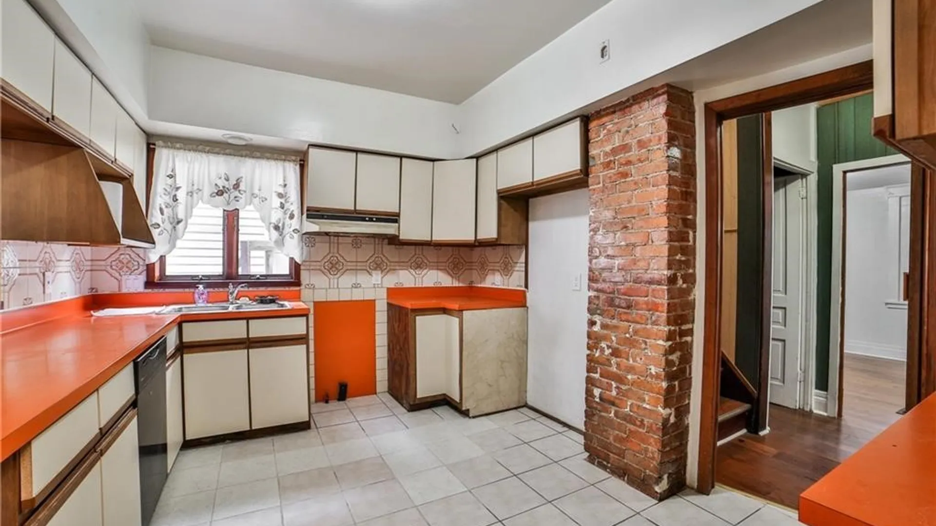 Property at 421 Utica Street, Buffalo, NY 14208 11