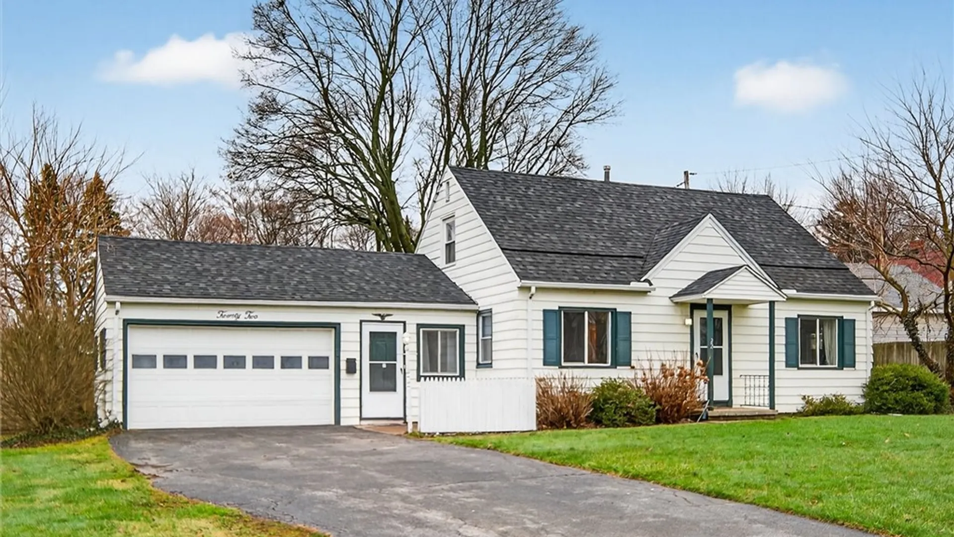 Property at 22 Mac Arthur Road, Greece, NY 14615 34