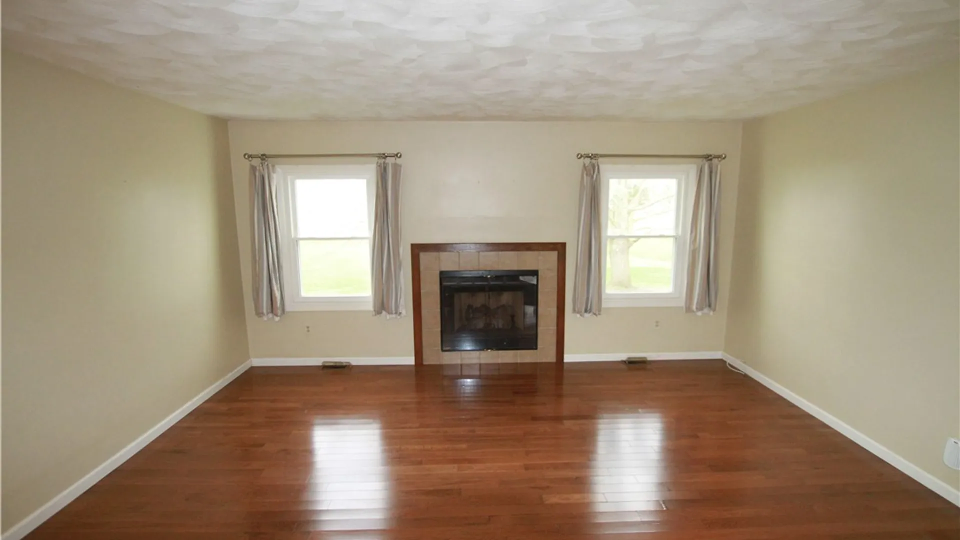 Property at 8 Foxtail Lane, Chili, NY 14514 6