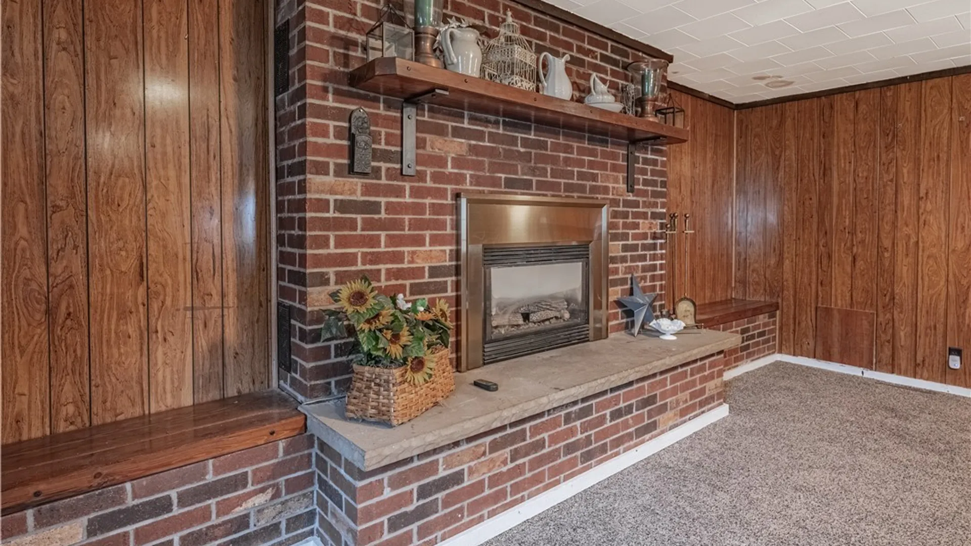 Property at 9 Manor Lane, Royalton, NY 14105 11