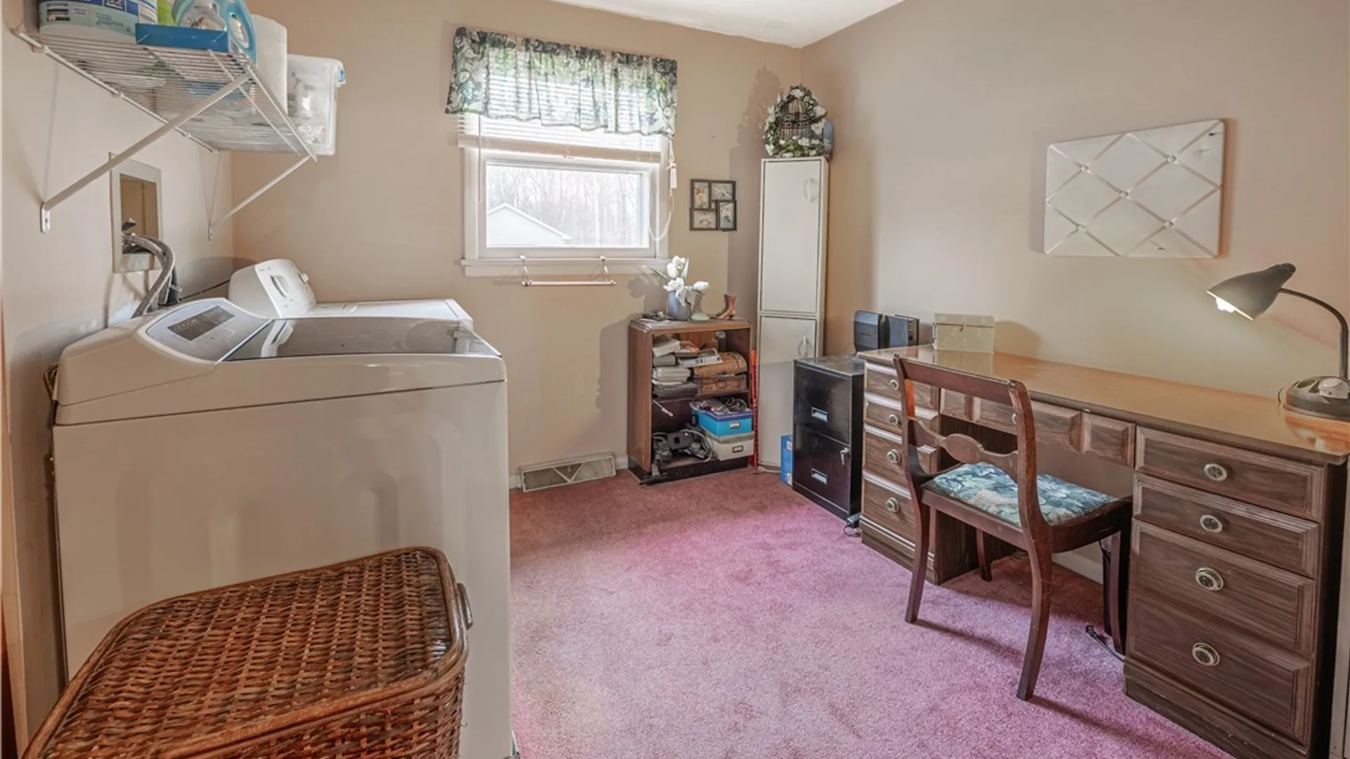 Property at 9 Manor Lane, Royalton, NY 14105 18