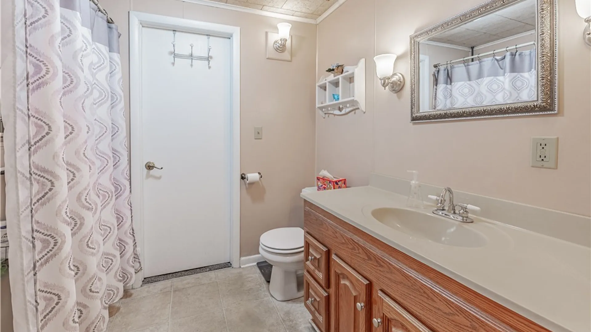 Property at 9 Manor Lane, Royalton, NY 14105 20