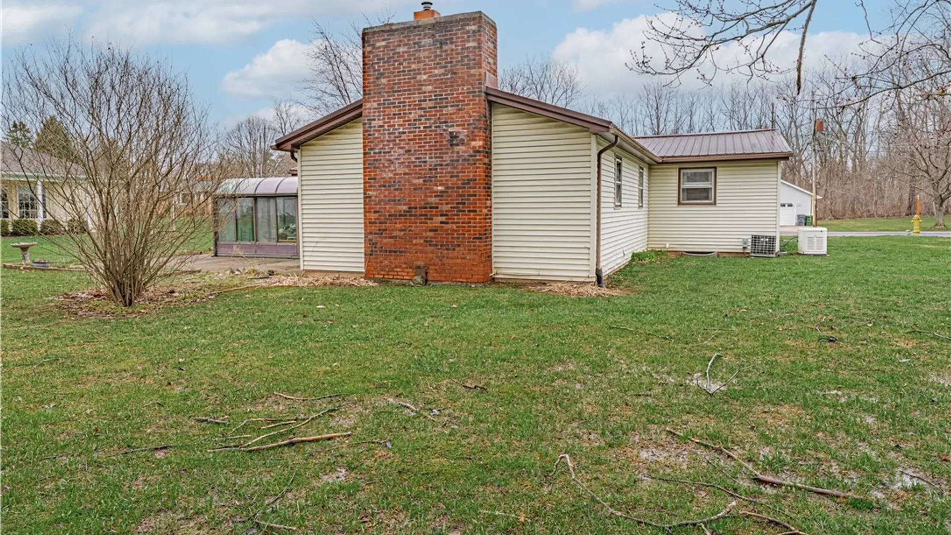 Property at 9 Manor Lane, Royalton, NY 14105 26