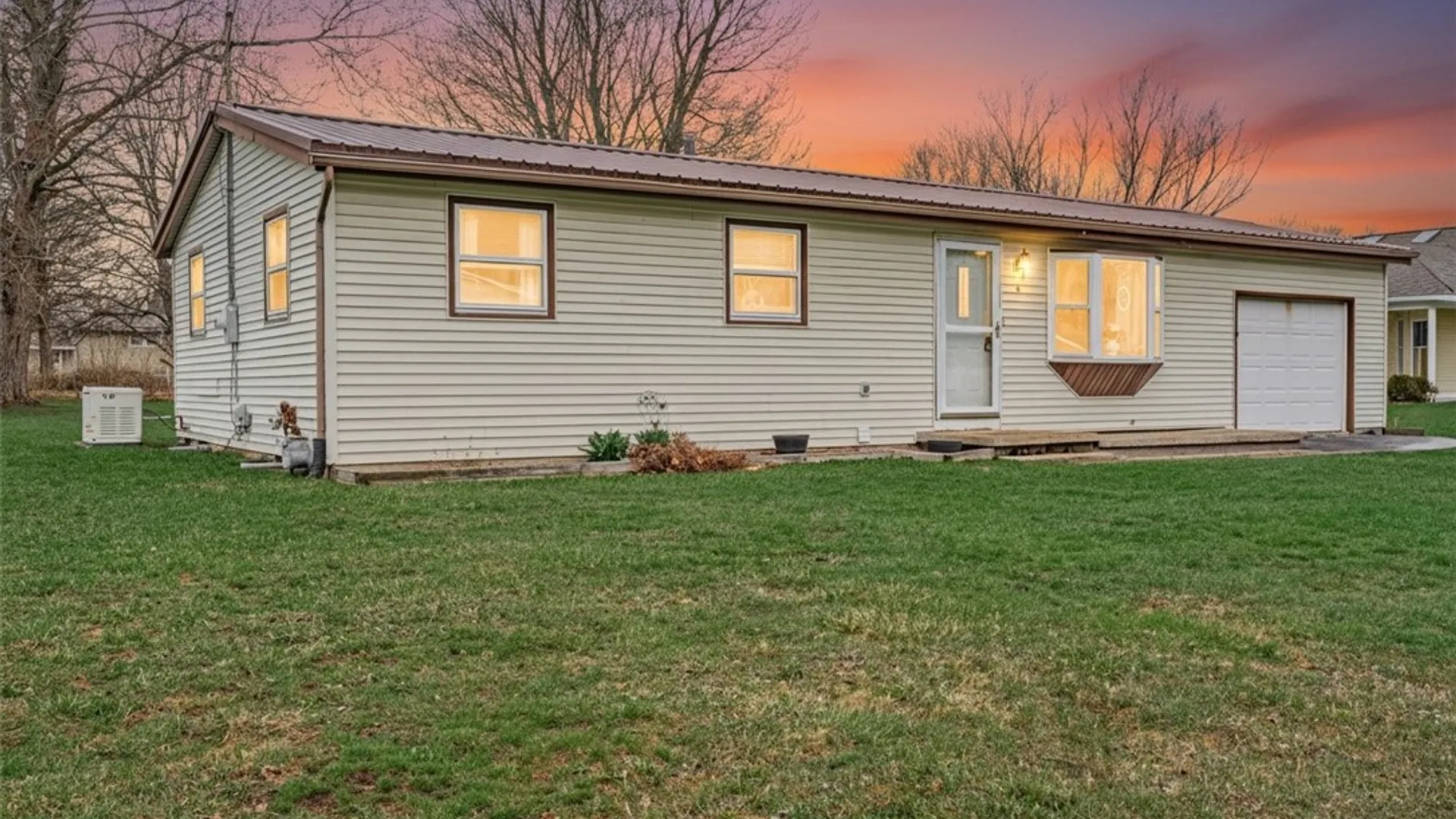 Property at 9 Manor Lane, Royalton, NY 14105 27