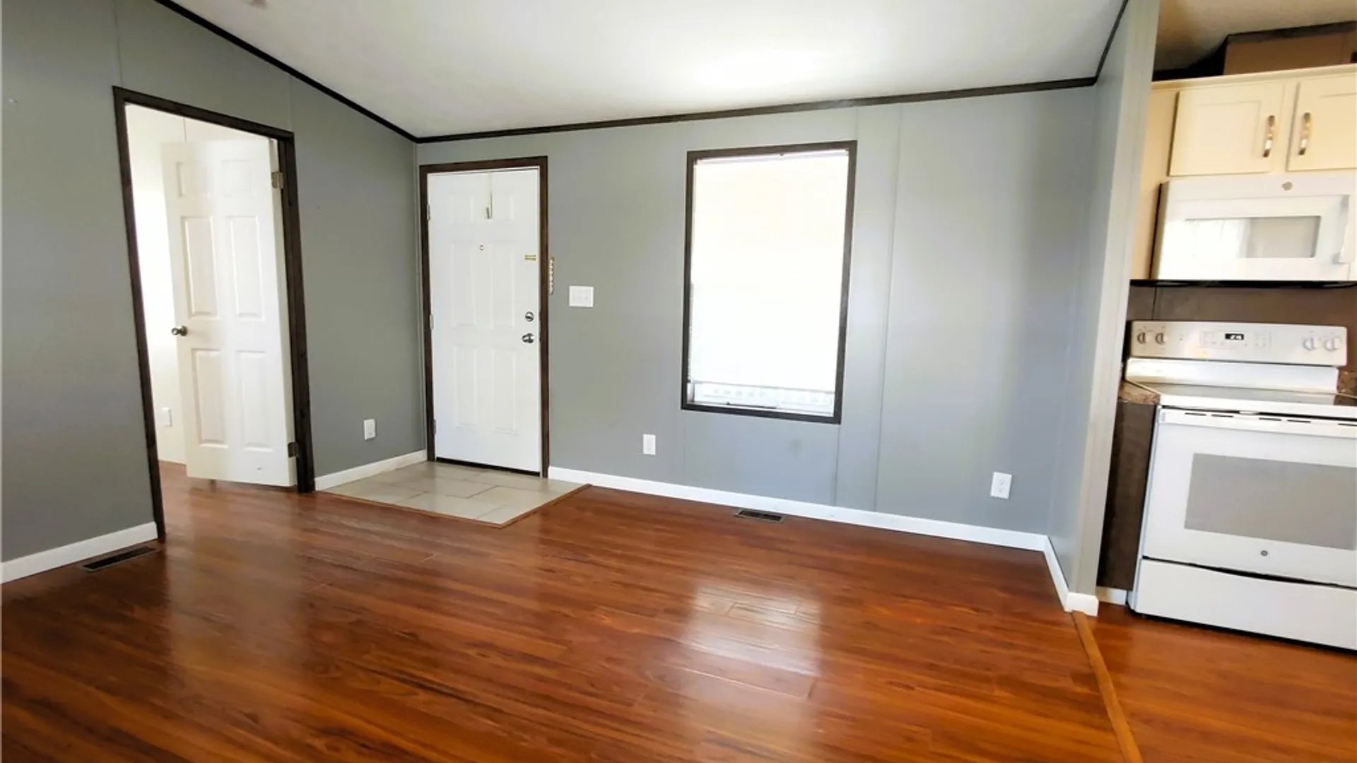 Property at 546 C, Niagara Falls, NY 14304 3