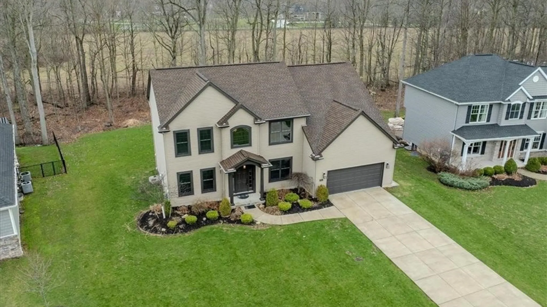 Property at 5484 Marguerites Way, Clarence, NY 14031 3