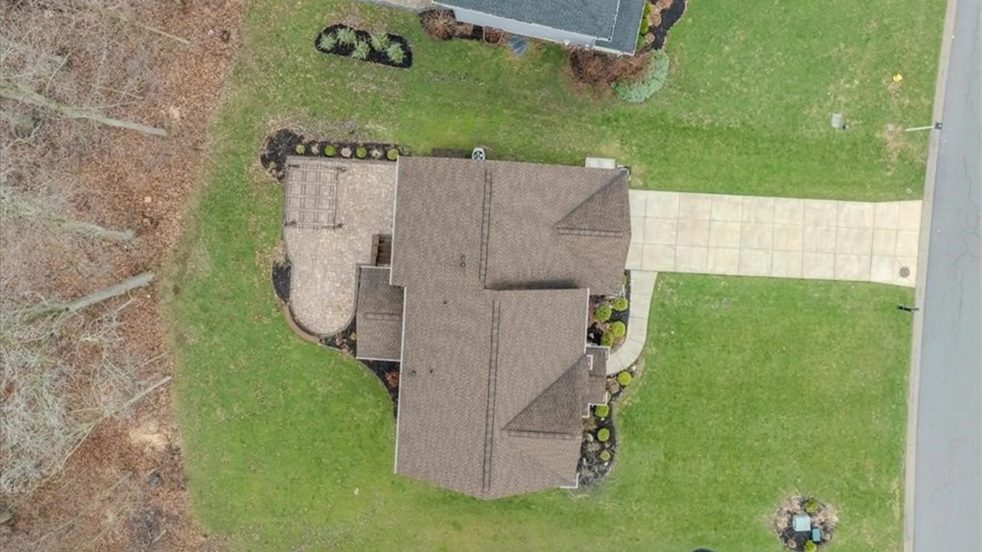 Property at 5484 Marguerites Way, Clarence, NY 14031 32