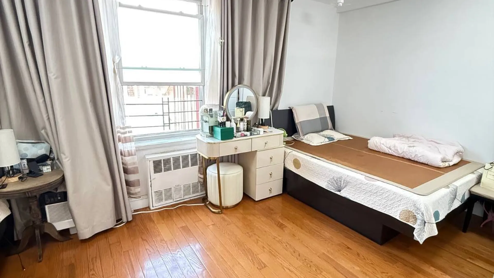 Property at 144-70 41 Ave., Flushing, NY 11355 5