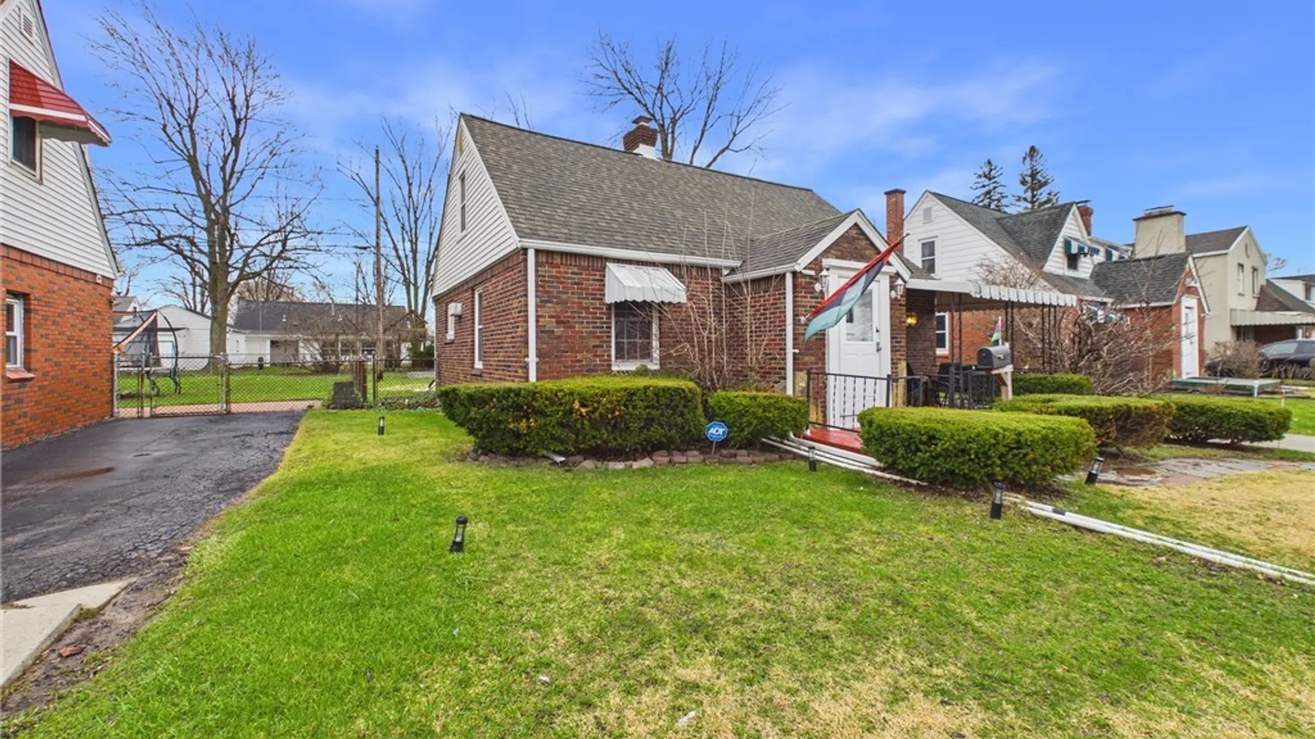 Property at 4305 Union Road, Cheektowaga, NY 14225 4