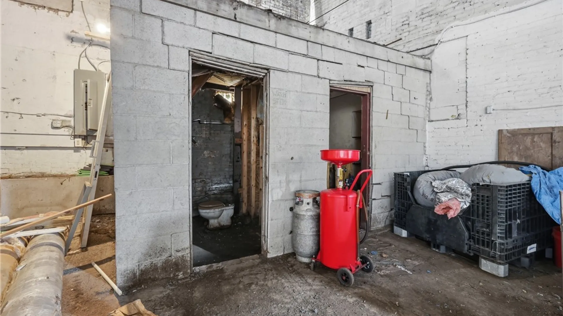 Property at 688 Eagle Street, Buffalo, NY 14210 32