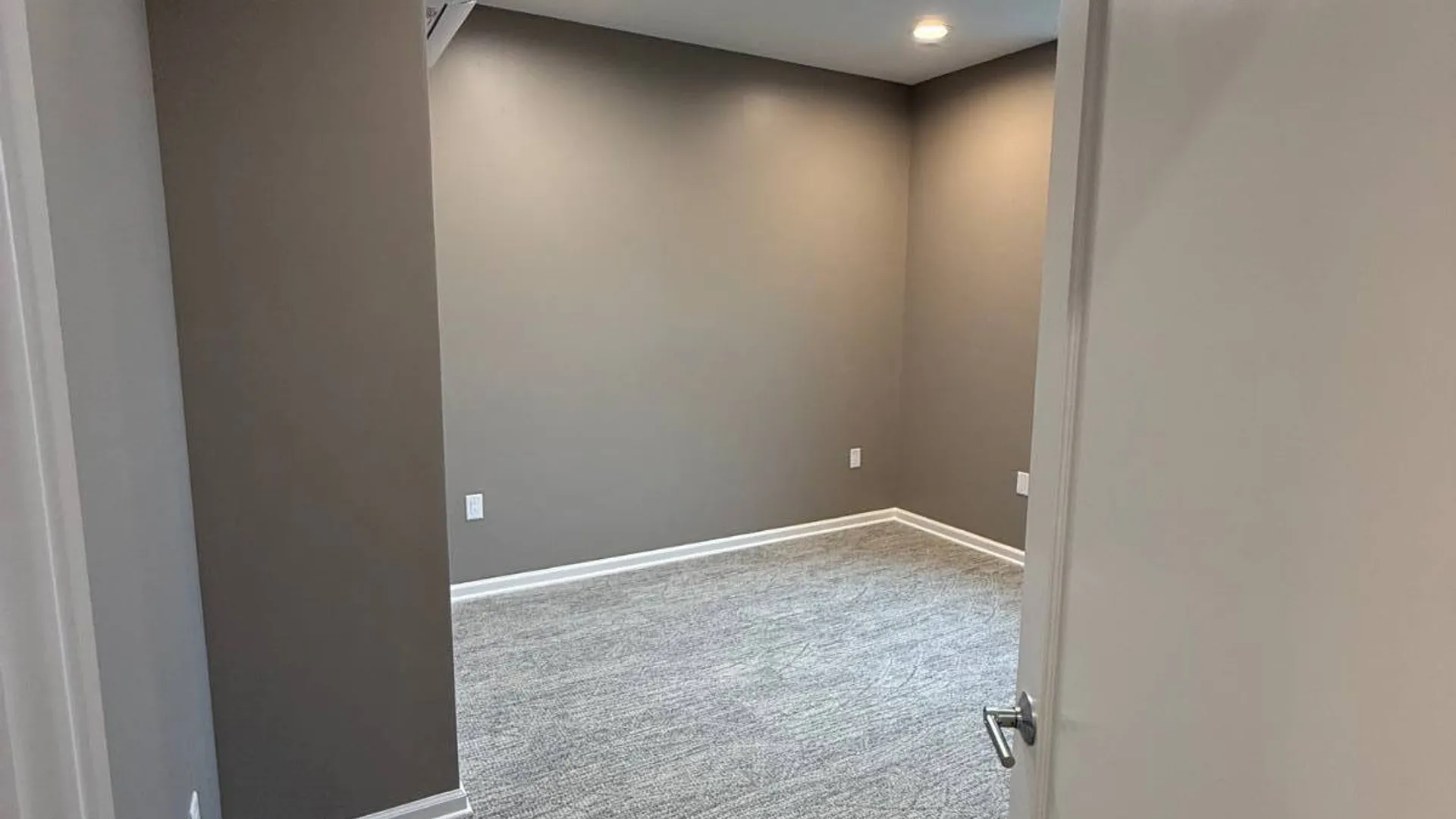 Property at 214 Kinne St, East Syracuse, NY 13057 9