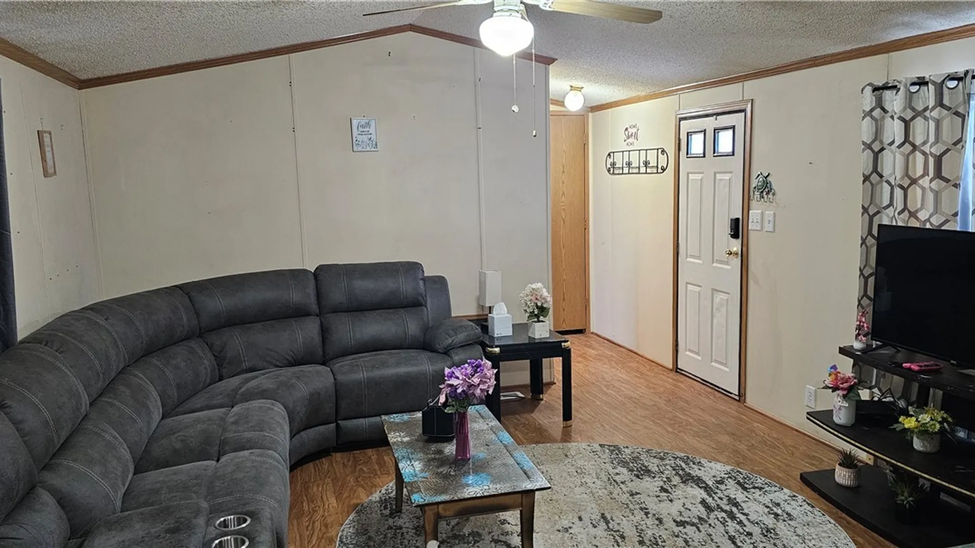 Property at 1108 Lockwood Drive, Lockport Town, NY 14094 3