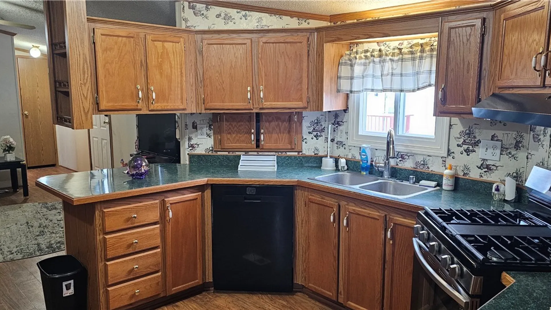 Property at 1108 Lockwood Drive, Lockport Town, NY 14094 7