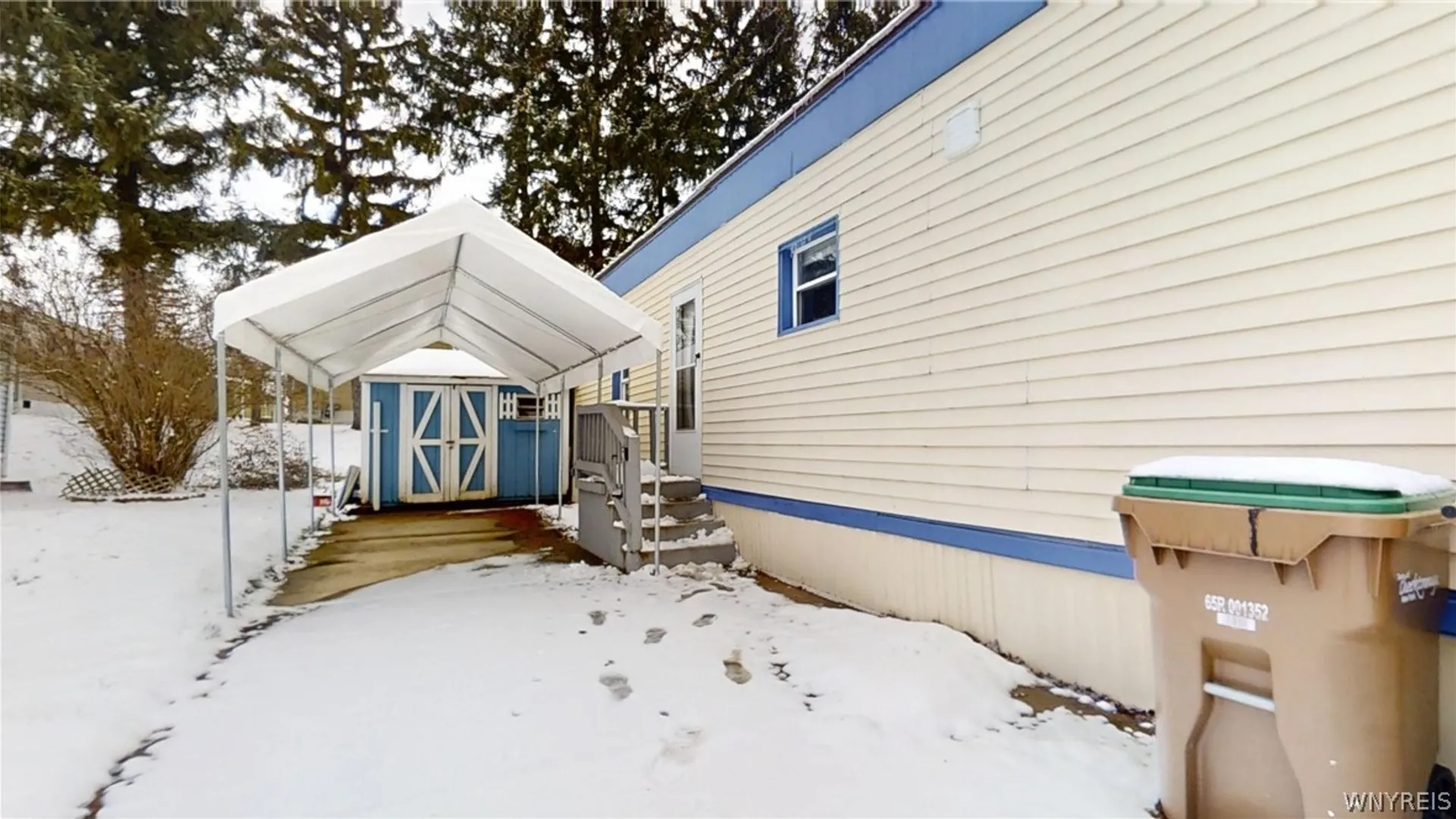 Property at 37 Jenny Court, Cheektowaga, NY 14225 3