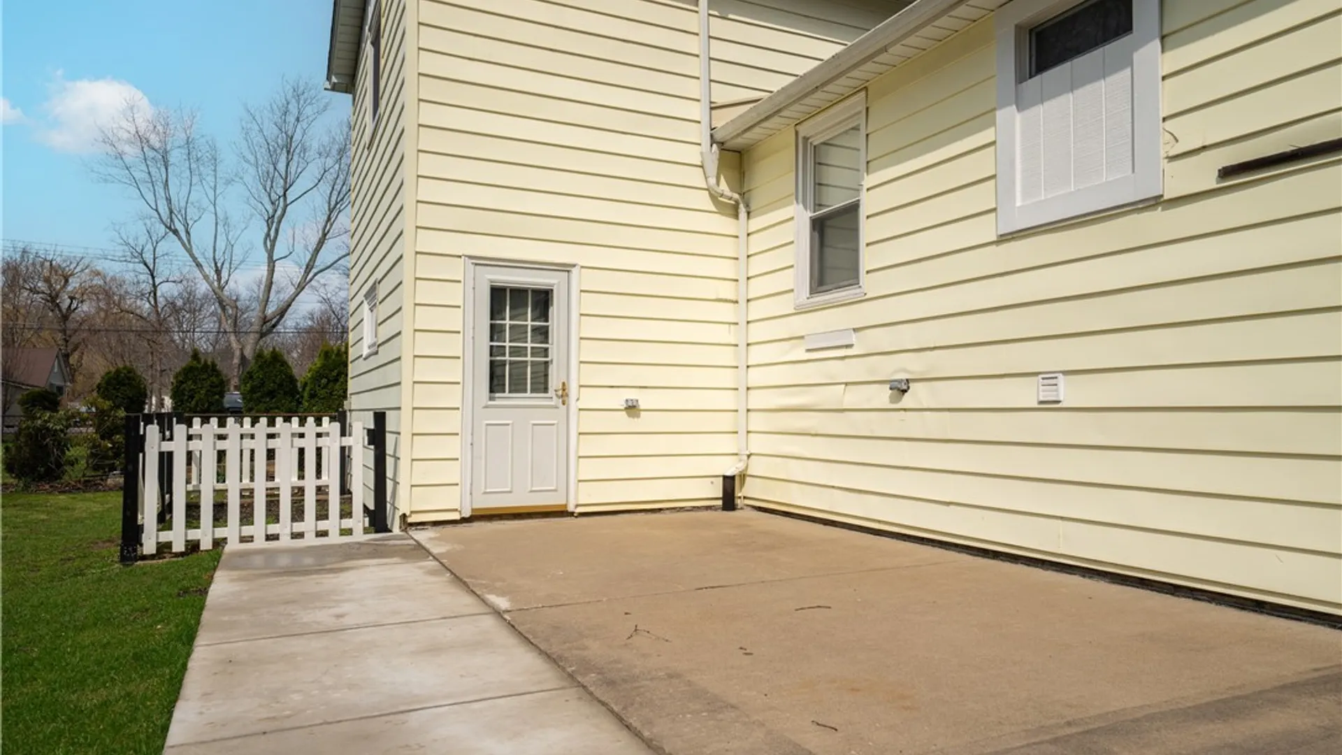 Property at 2125 Lakeview Road, Hamburg, NY 14085 37