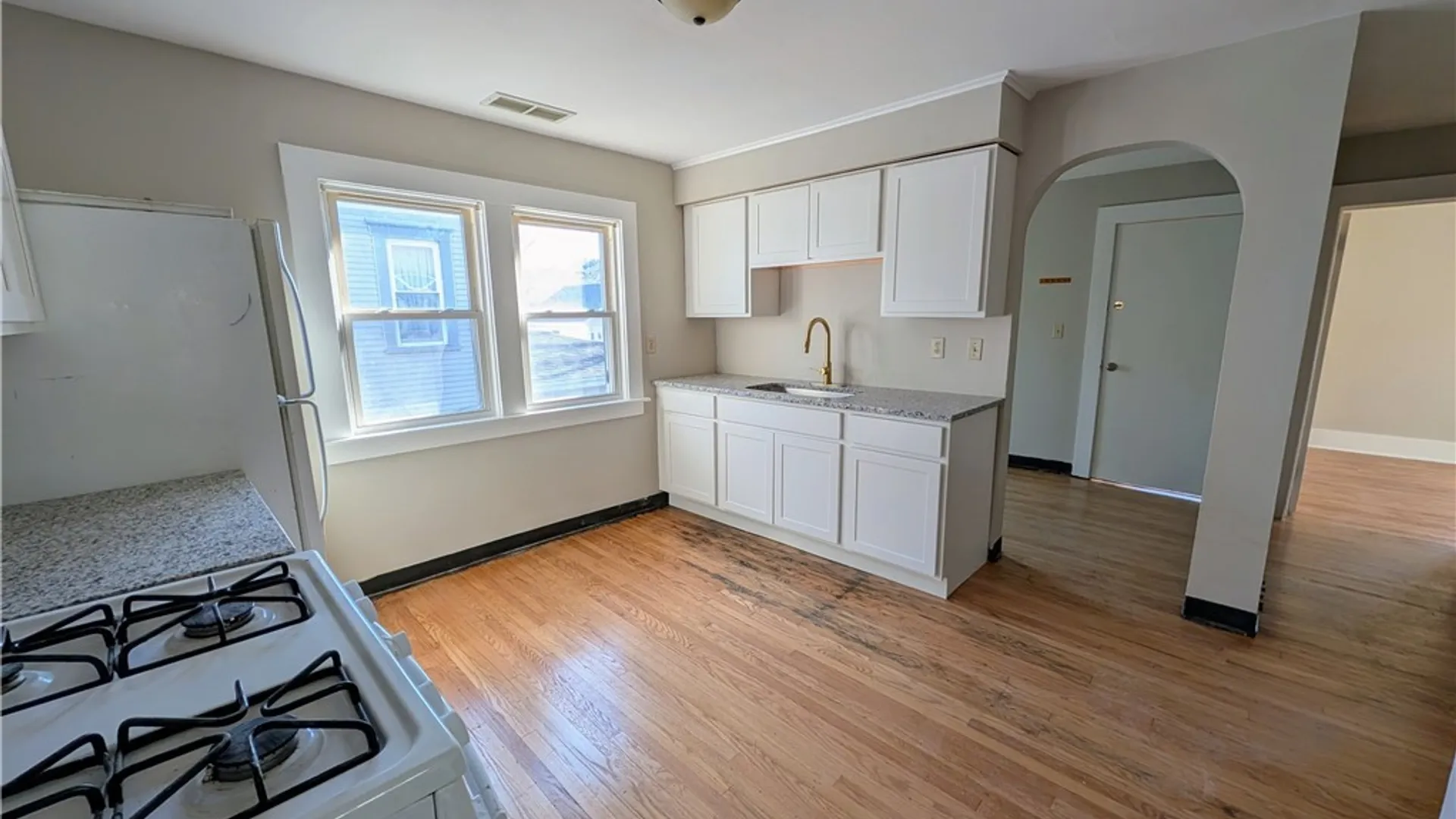 Property at 511 Dewitt Street, Syracuse, NY 13203 7