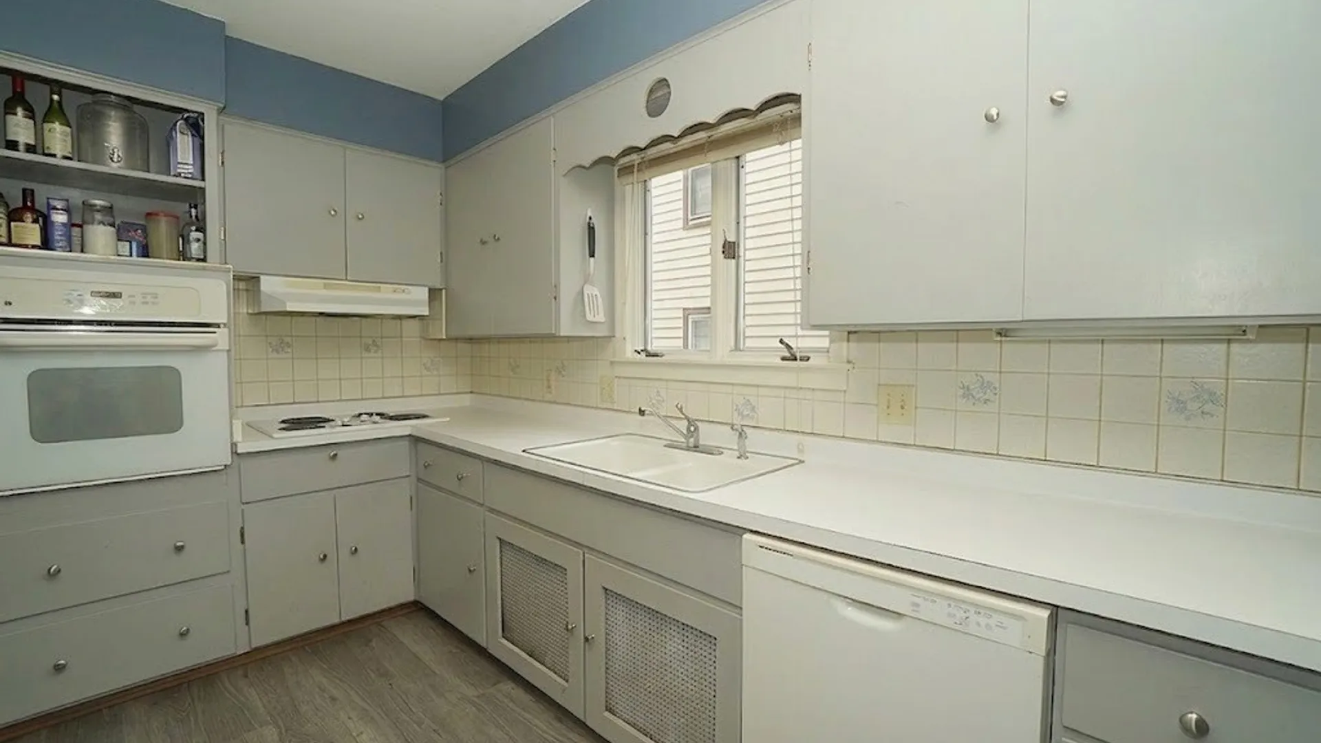 Property at 138 Hazeltine Avenue, Tonawanda, NY 14217 12