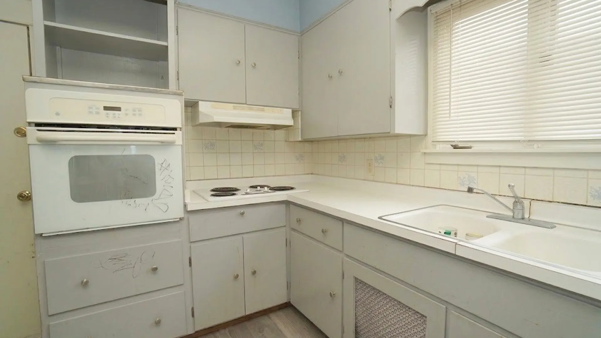 Property at 138 Hazeltine Avenue, Tonawanda, NY 14217 15