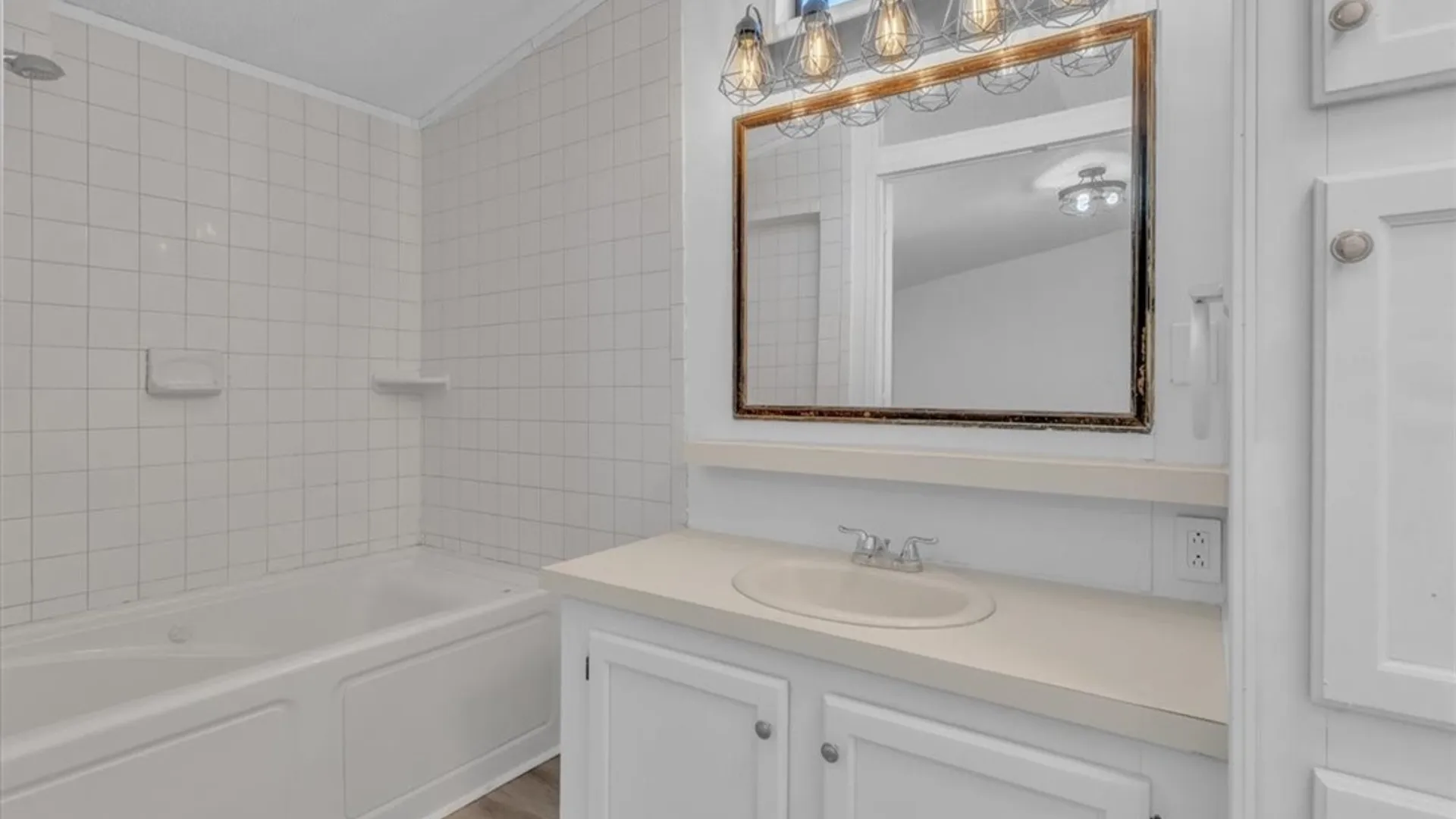 Property at 39 Green Valley Estates, Great Valley, NY 14741 12