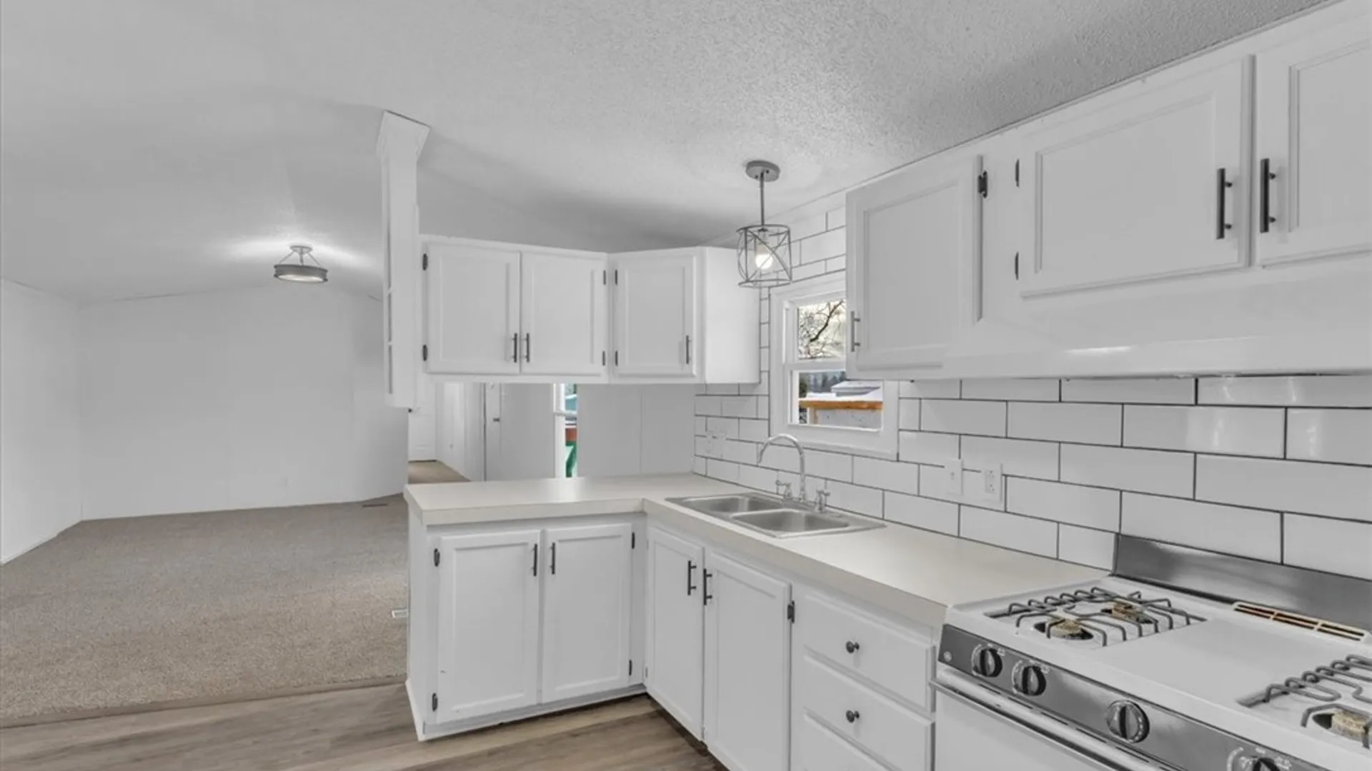 Property at 39 Green Valley Estates, Great Valley, NY 14741 6