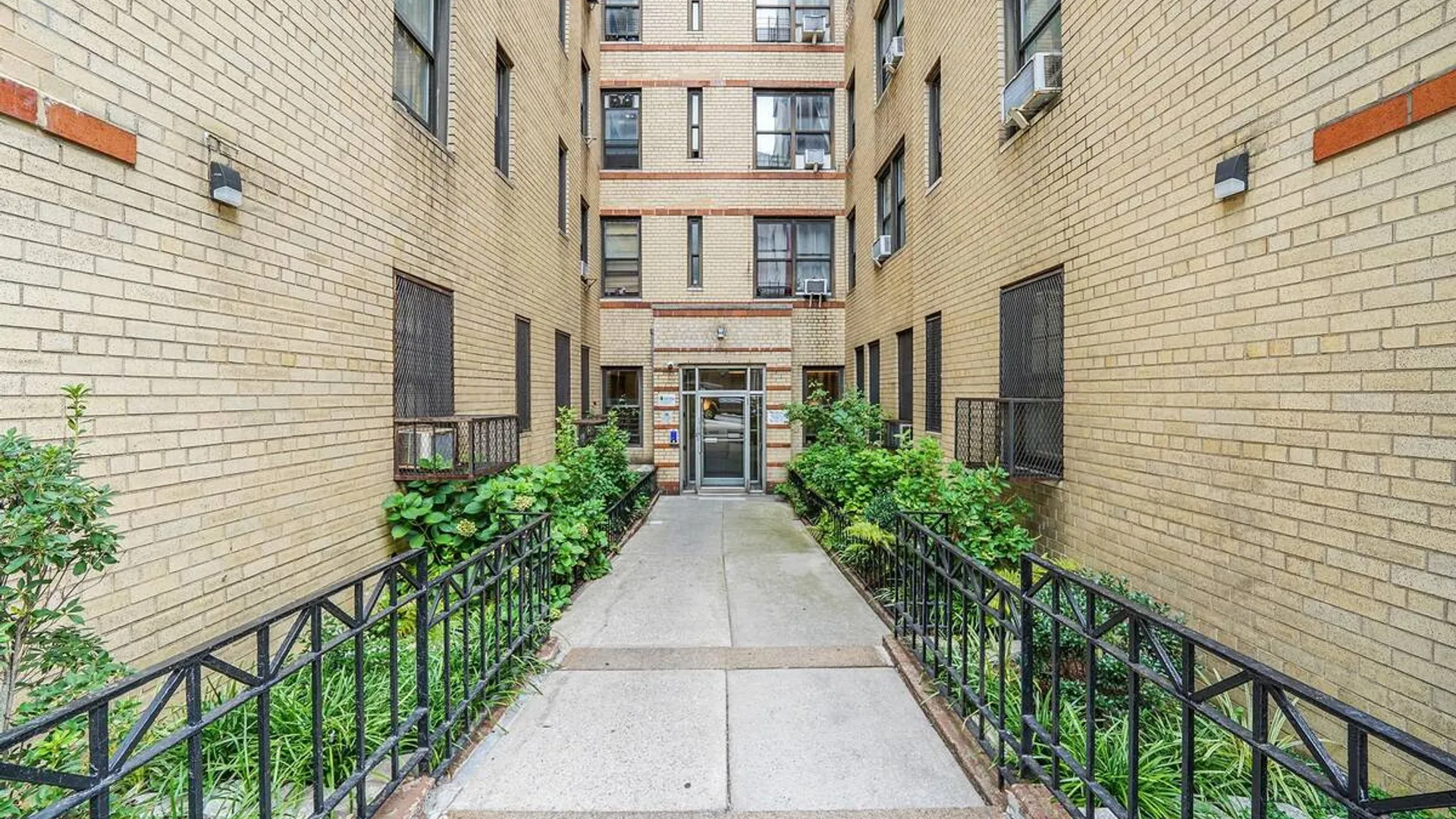 Property at 860 Grand Concourse, Bronx, NY 10451 16