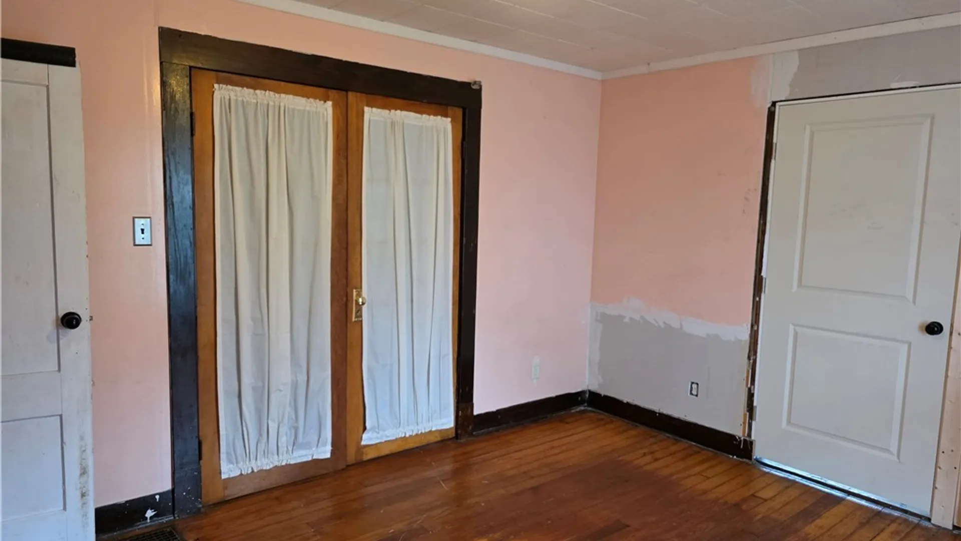 Property at 43 Merrick Avenue, Manchester, NY 14504 11