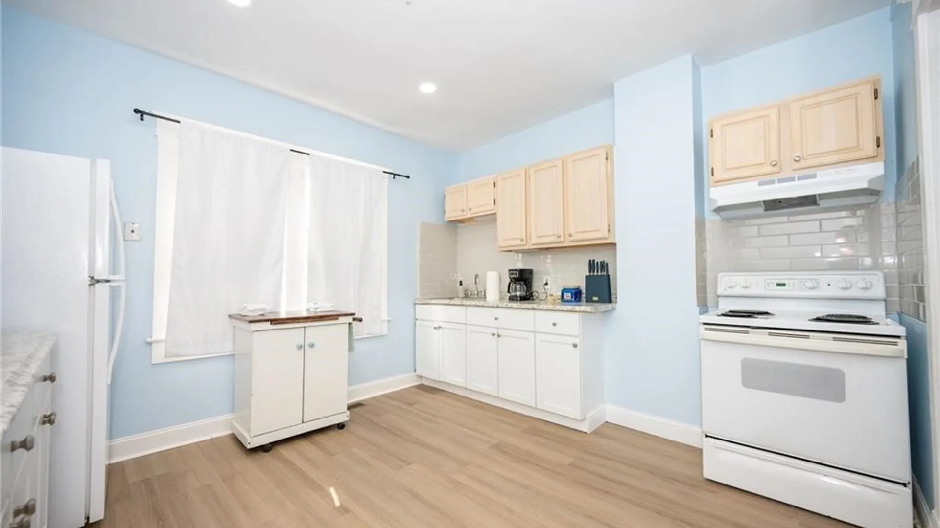 Property at 98 Delavan Avenue, Buffalo, NY 14208 8