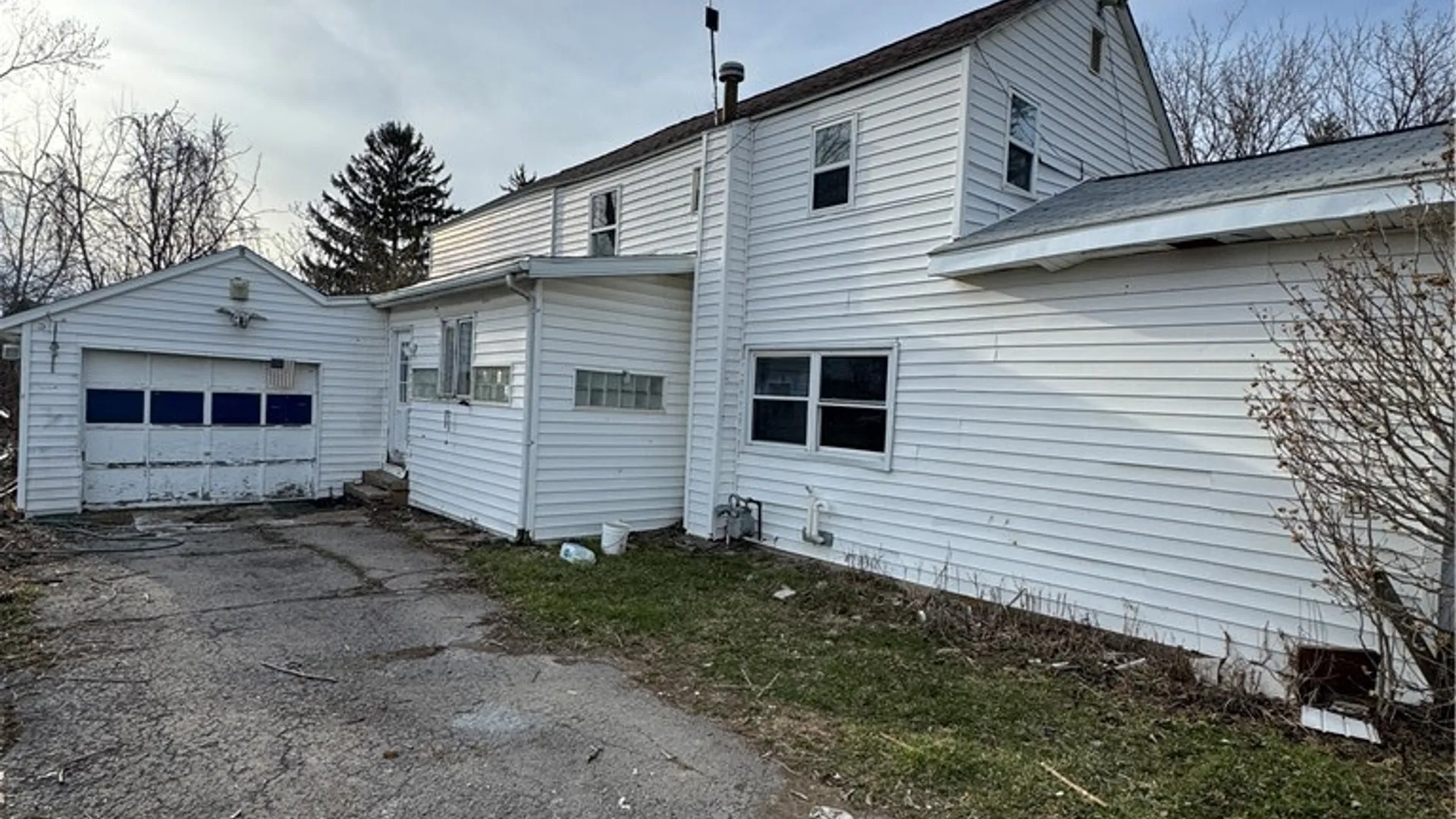 Property at 486 103rd Street, Wheatfield, NY 14304 5