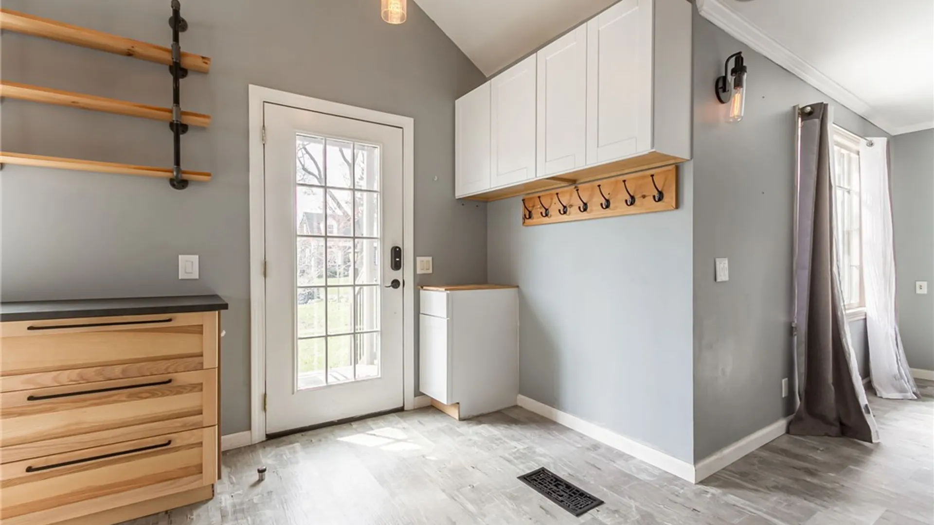 Property at 278 Winfield Road, Irondequoit, NY 14622 8