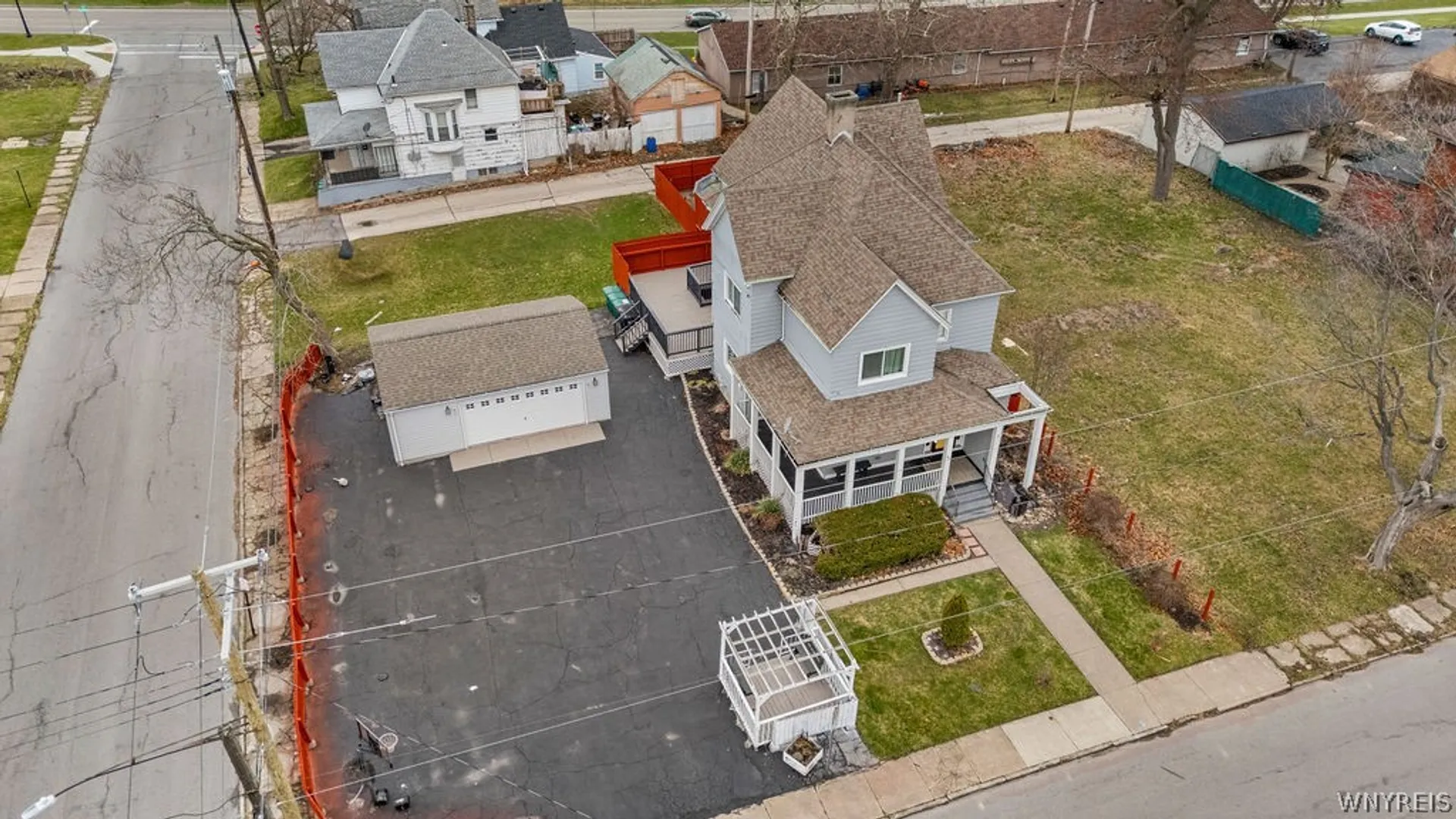 Property at 1606 8th Street, Niagara Falls, NY 14305 4