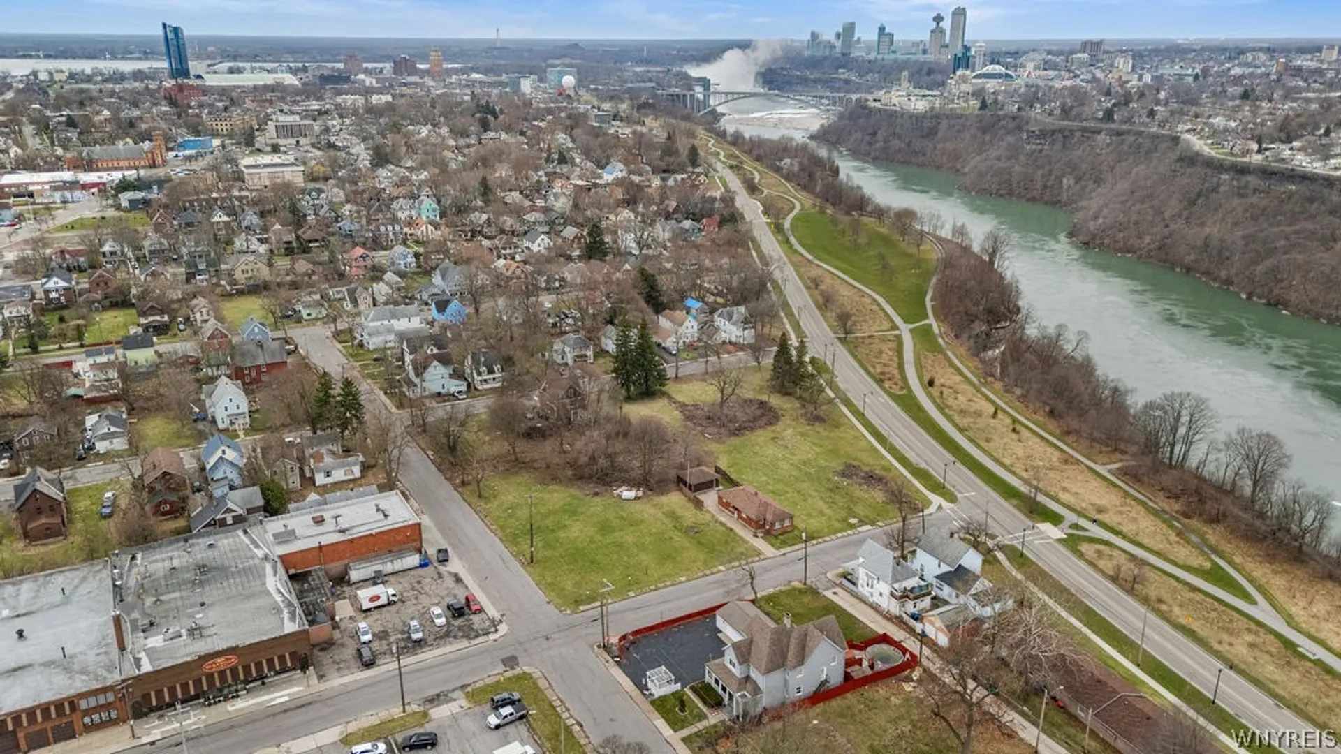 Property at 1606 8th Street, Niagara Falls, NY 14305 8
