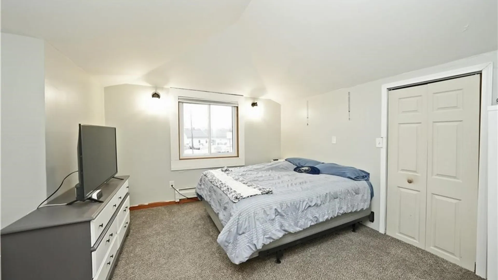 Property at 3912 Seneca Street, West Seneca, NY 14224 32