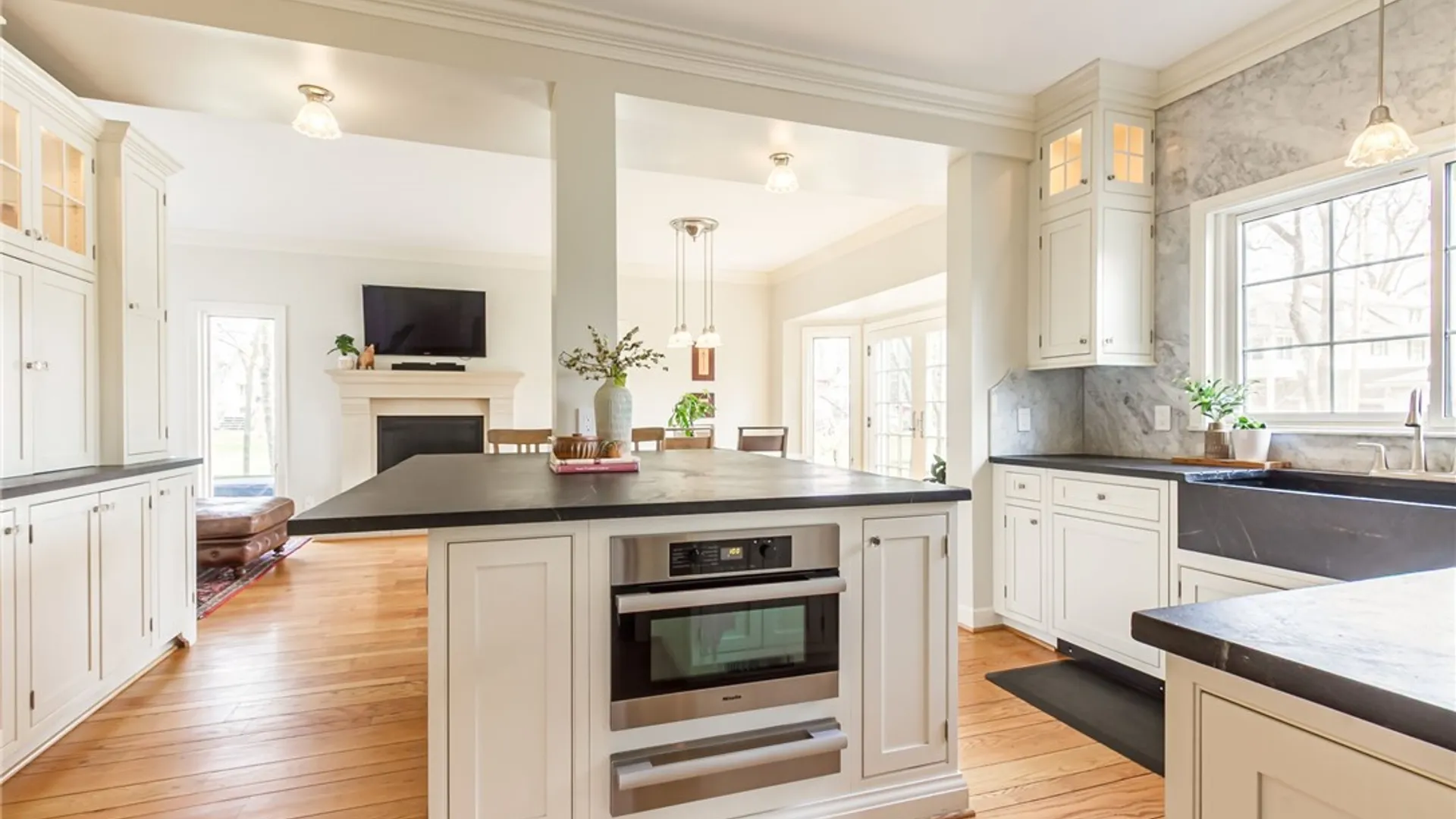 Property at 1 Stonegate Lane, Pittsford, NY 14534 22