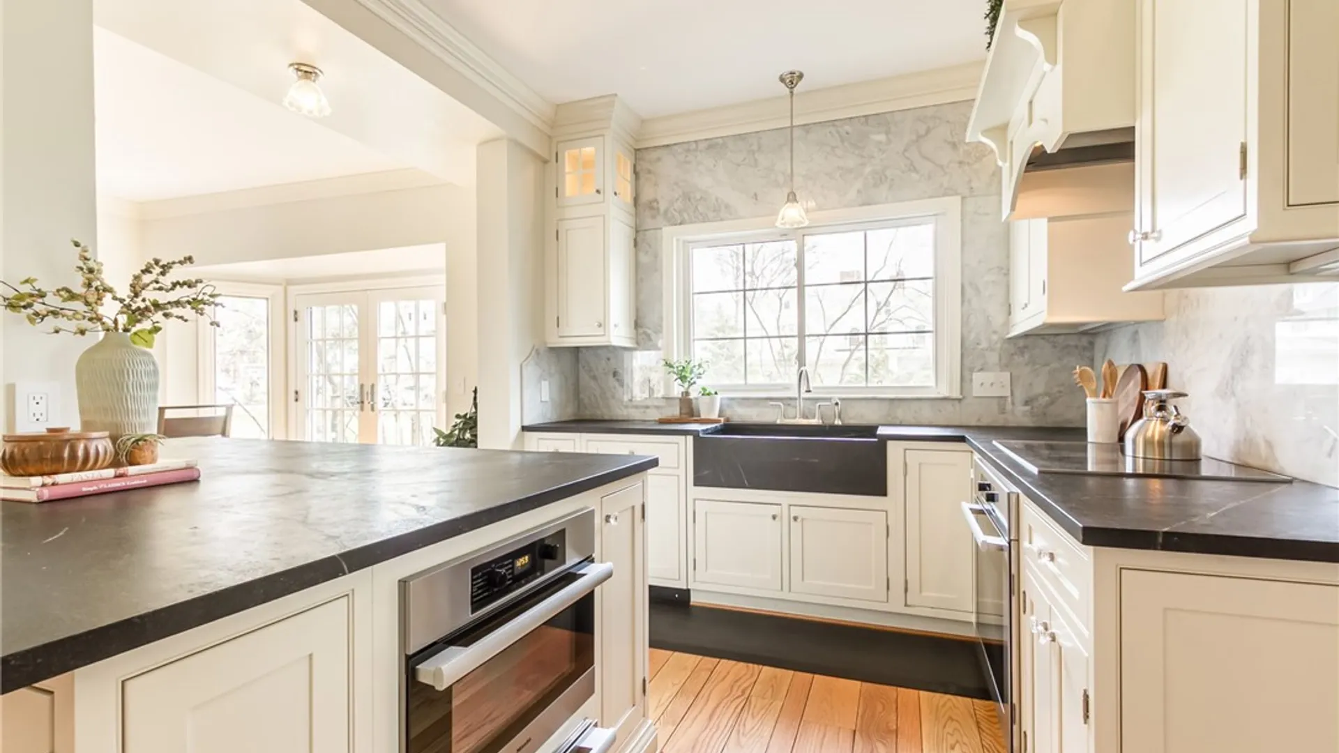 Property at 1 Stonegate Lane, Pittsford, NY 14534 23