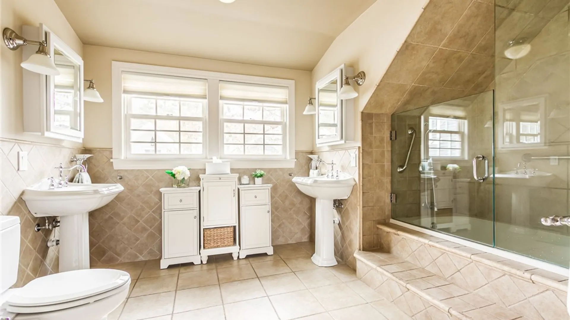 Property at 1 Stonegate Lane, Pittsford, NY 14534 36