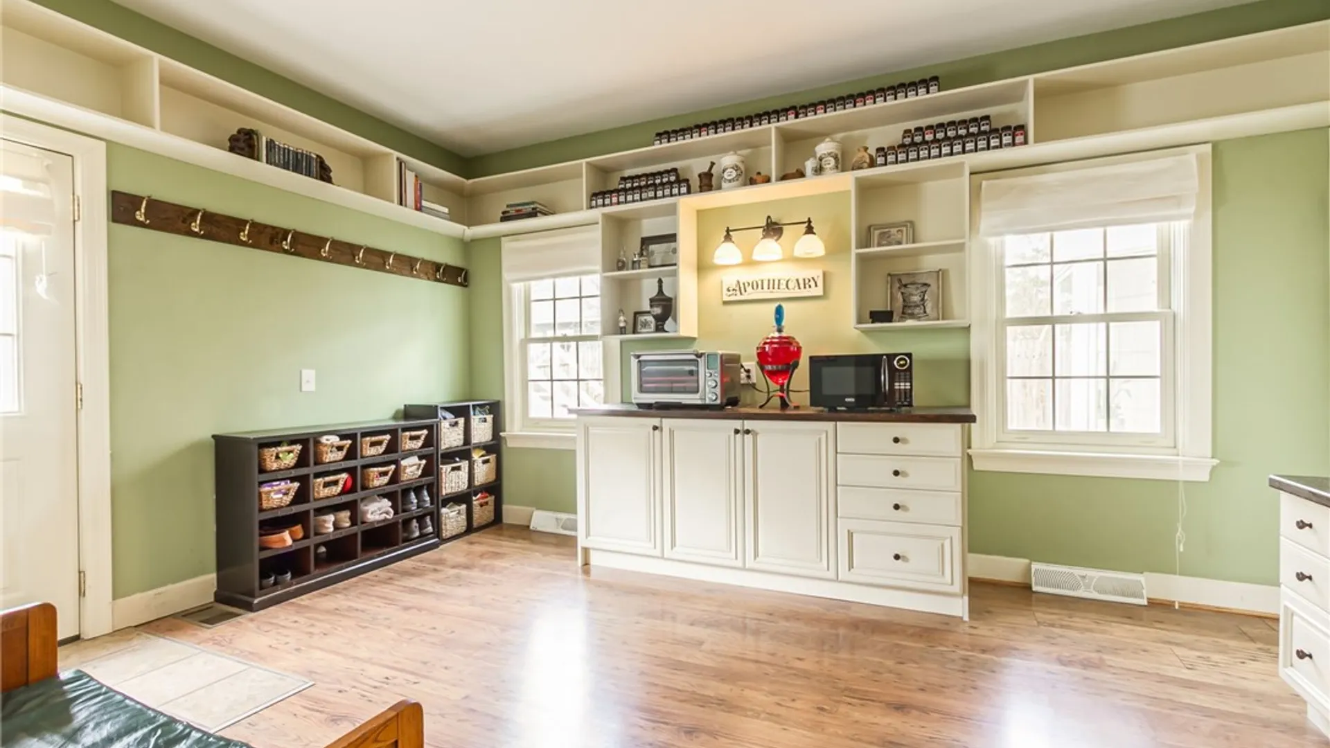 Property at 1 Stonegate Lane, Pittsford, NY 14534 45