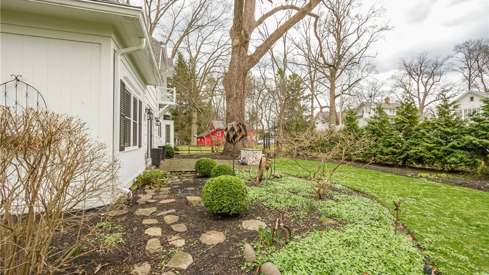 Property at 1 Stonegate Lane, Pittsford, NY 14534 5