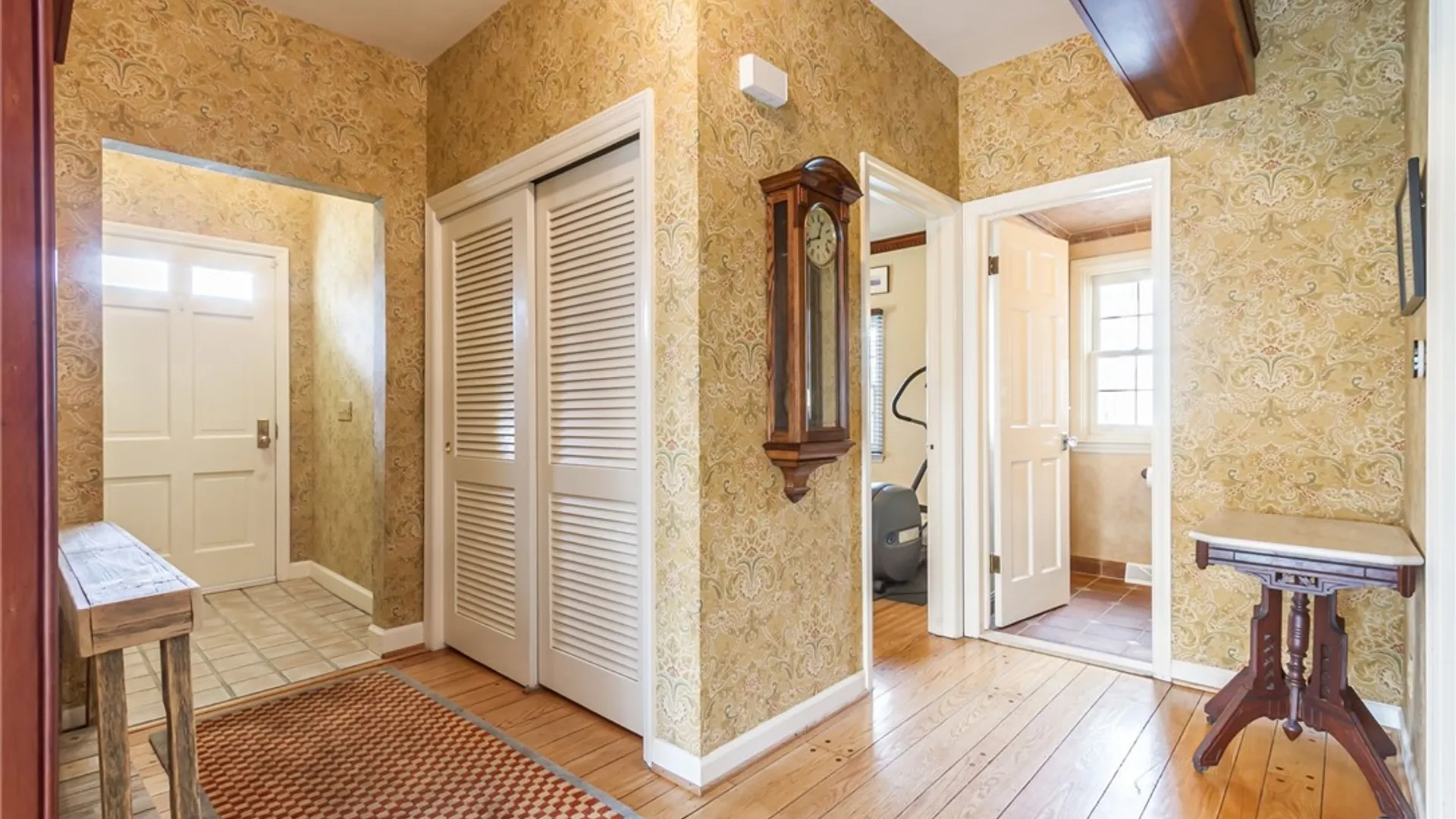 Property at 1 Stonegate Lane, Pittsford, NY 14534 7