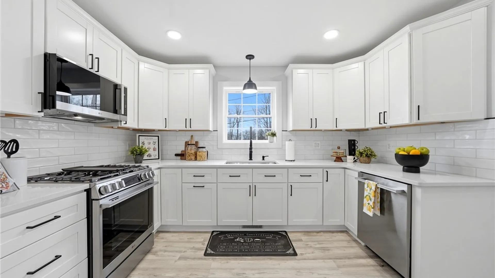 Property at 557 Eisenhower Avenue, Evans, NY 14006 18